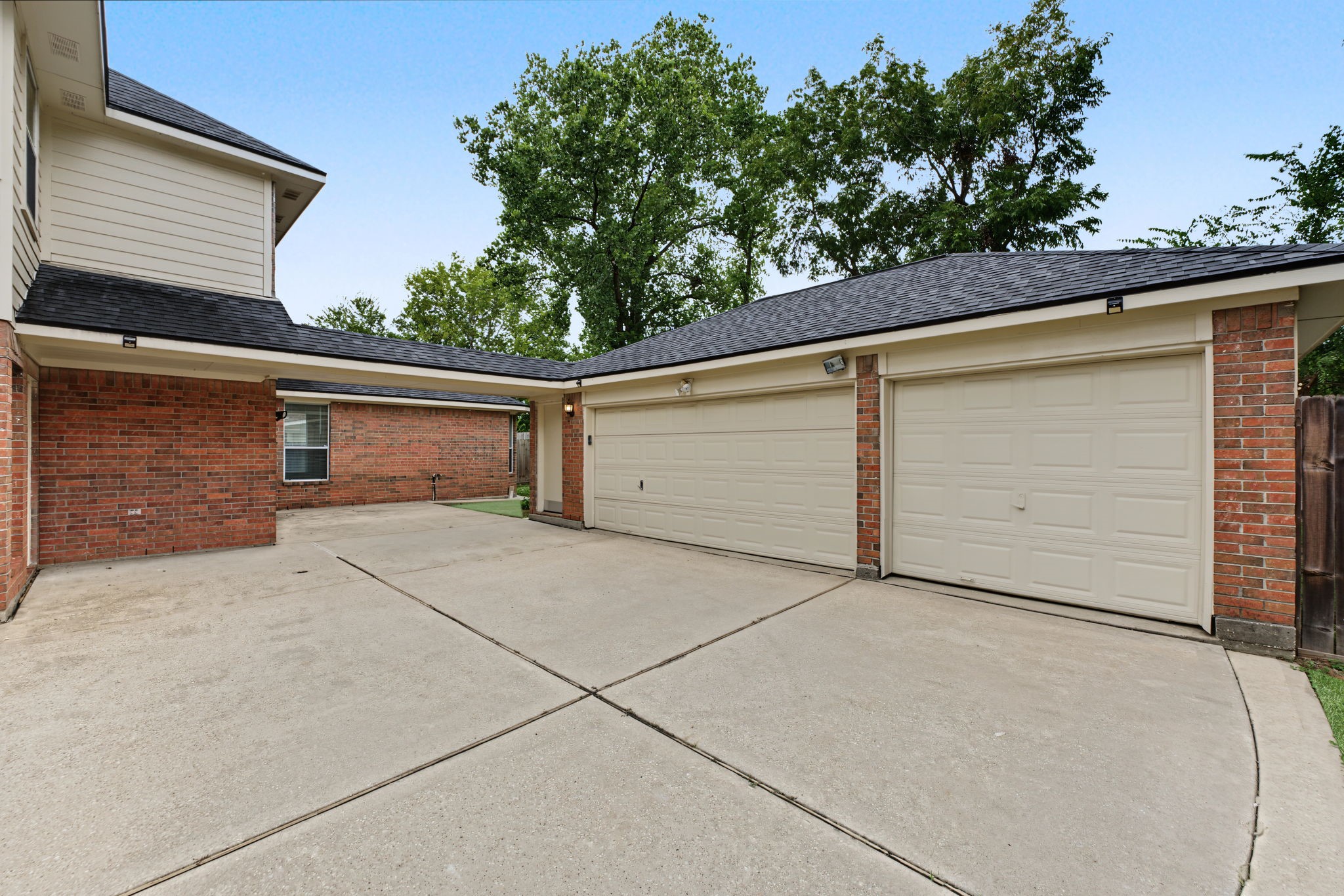 2502 Meadow Tree Lane, Spring, TX 77388