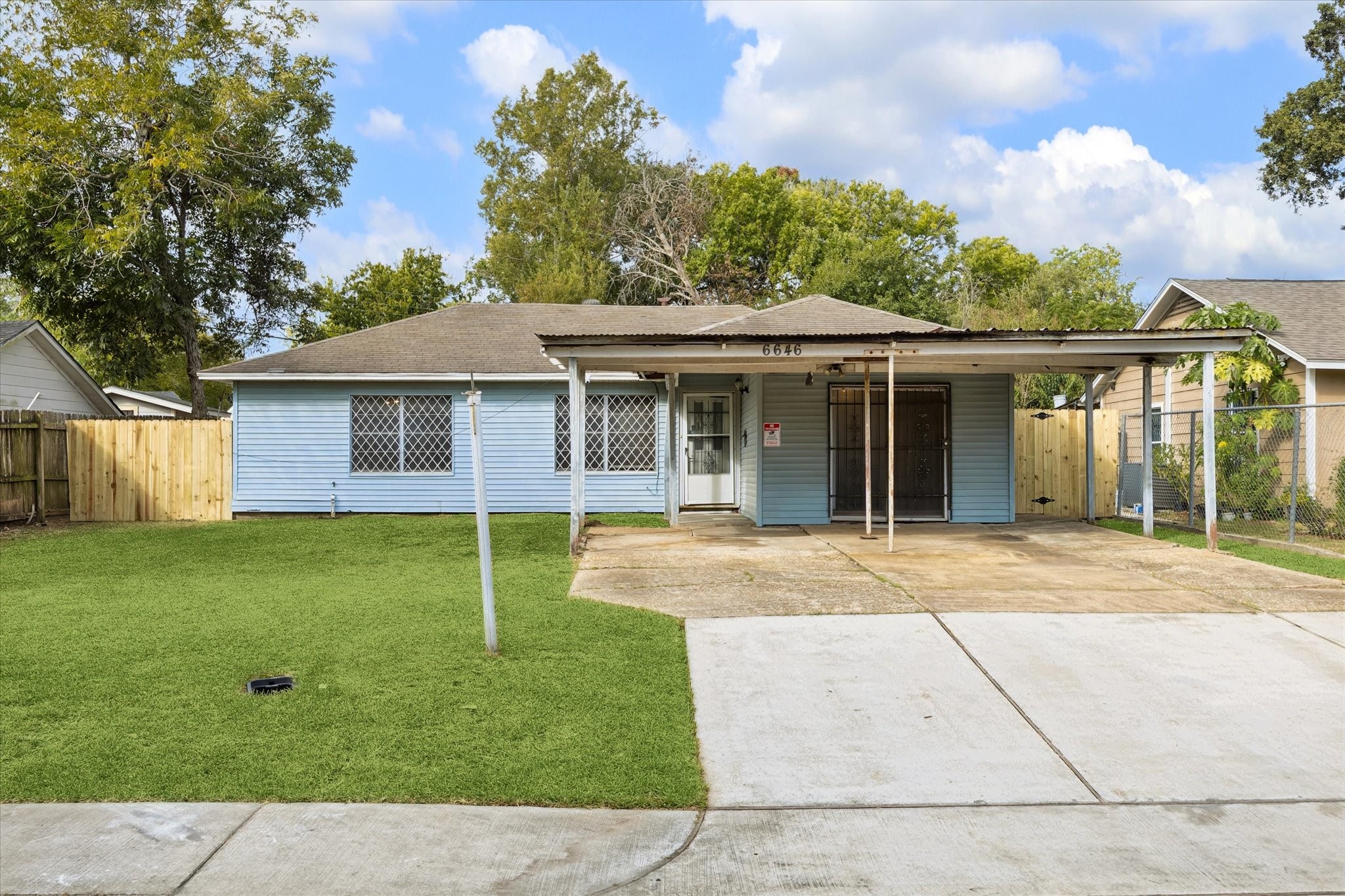 6646 Cresthill Street, Houston, TX 77033