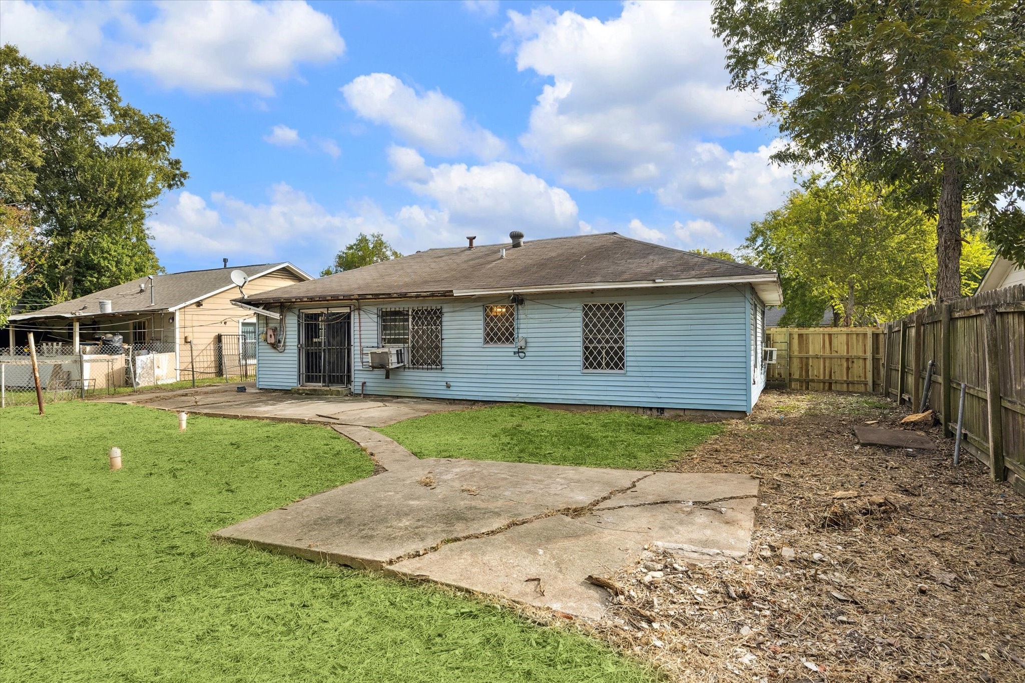 6646 Cresthill Street, Houston, TX 77033 6646 Cresthill Street, Houston, TX 77033