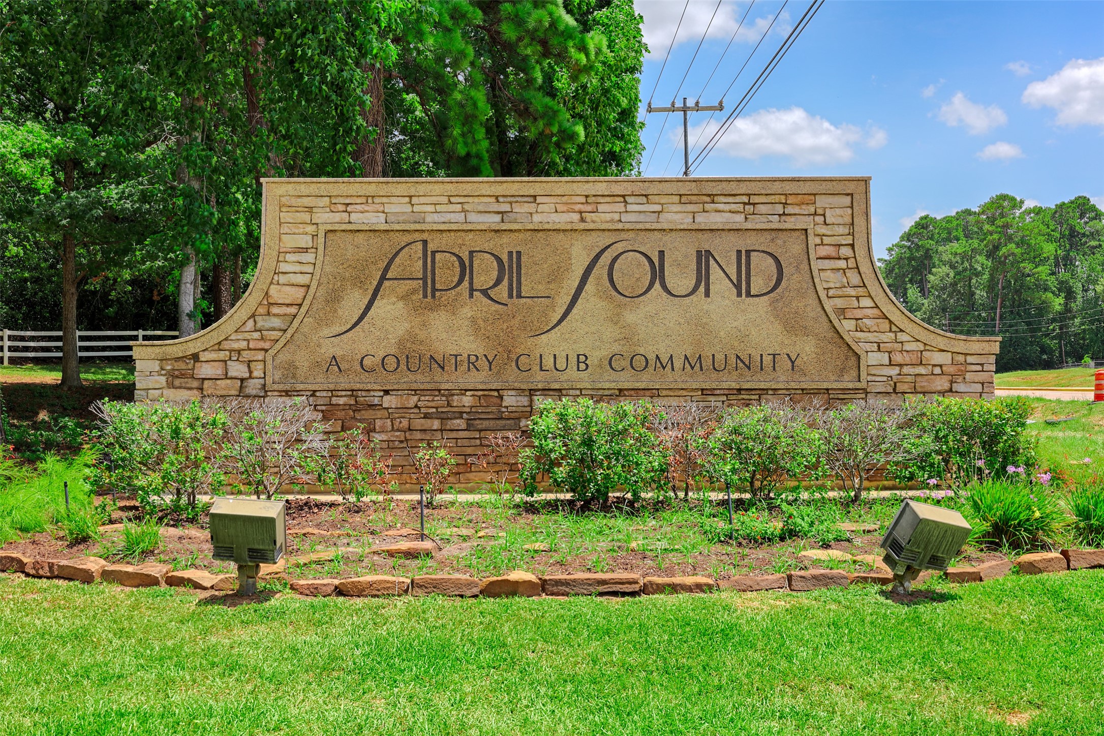 Prestigious Guard Gated & Community of April Sound