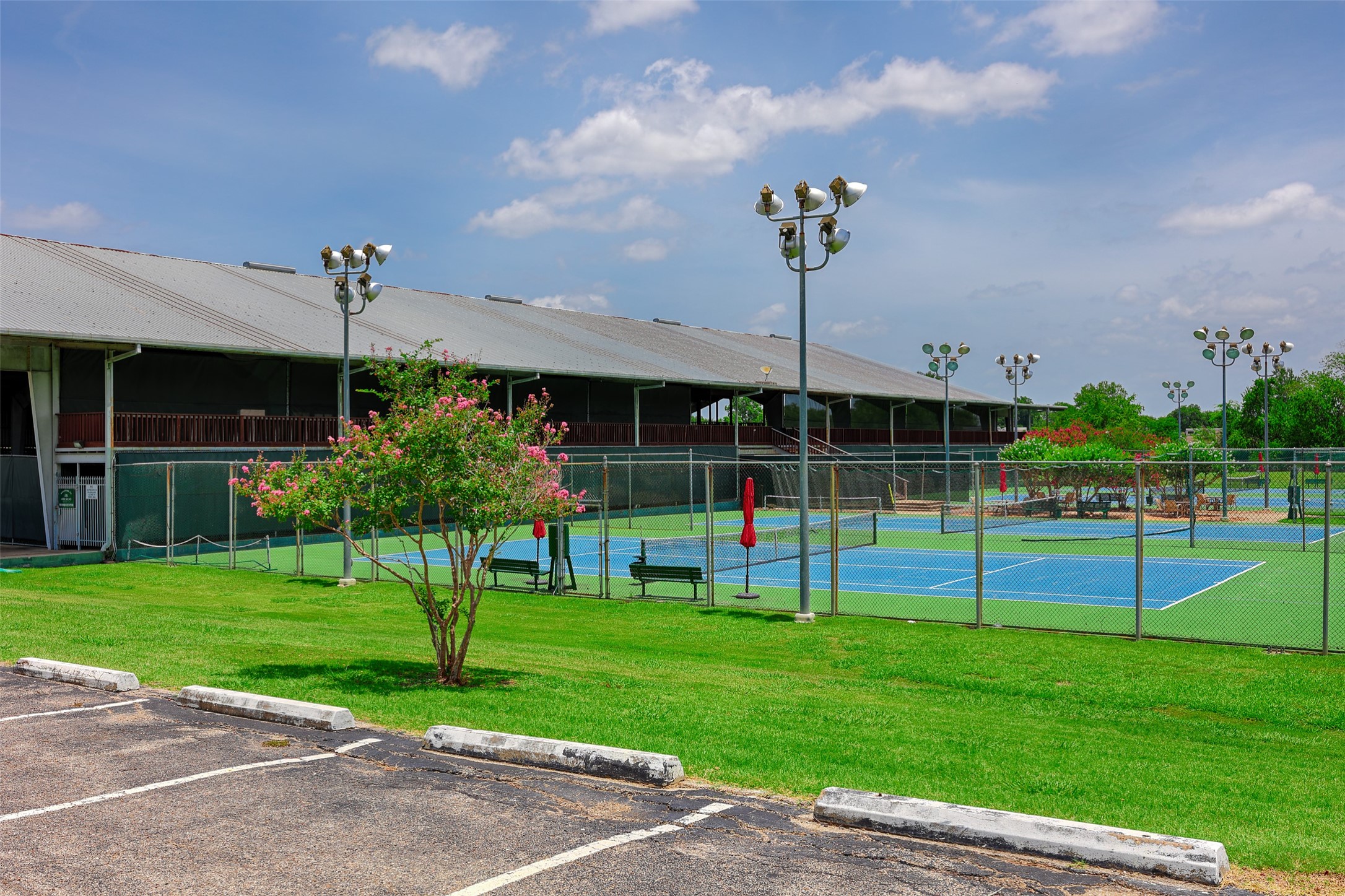 Pickleball & Tennis Courts Covered and Open