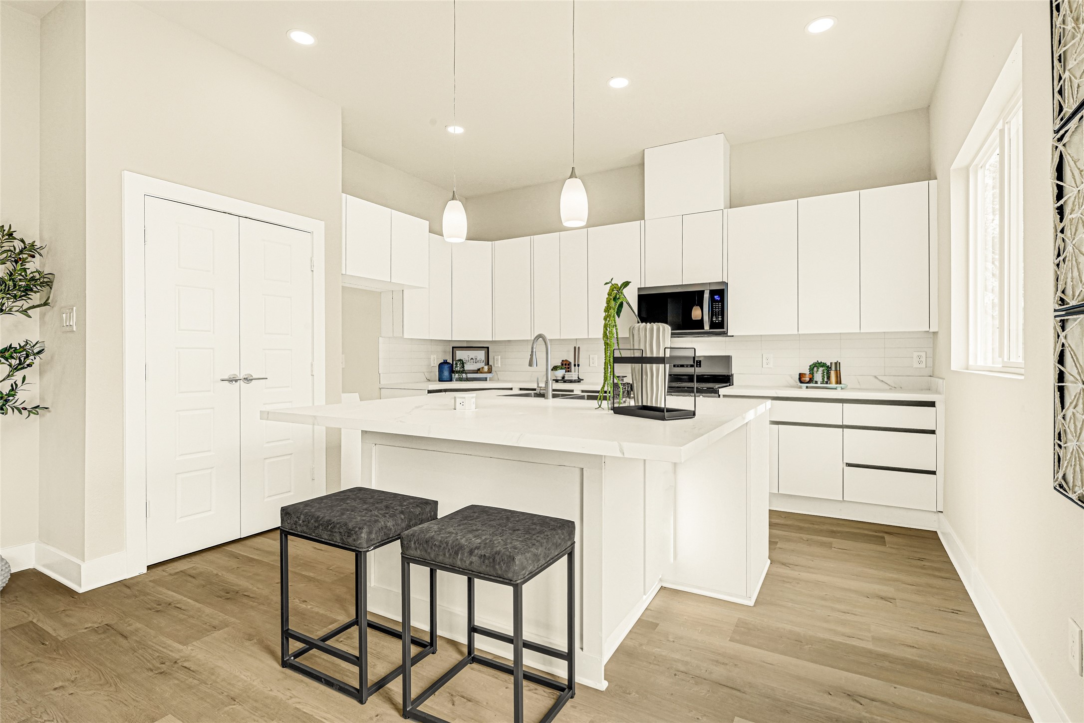 712 Savonna, Houston, TX 77076