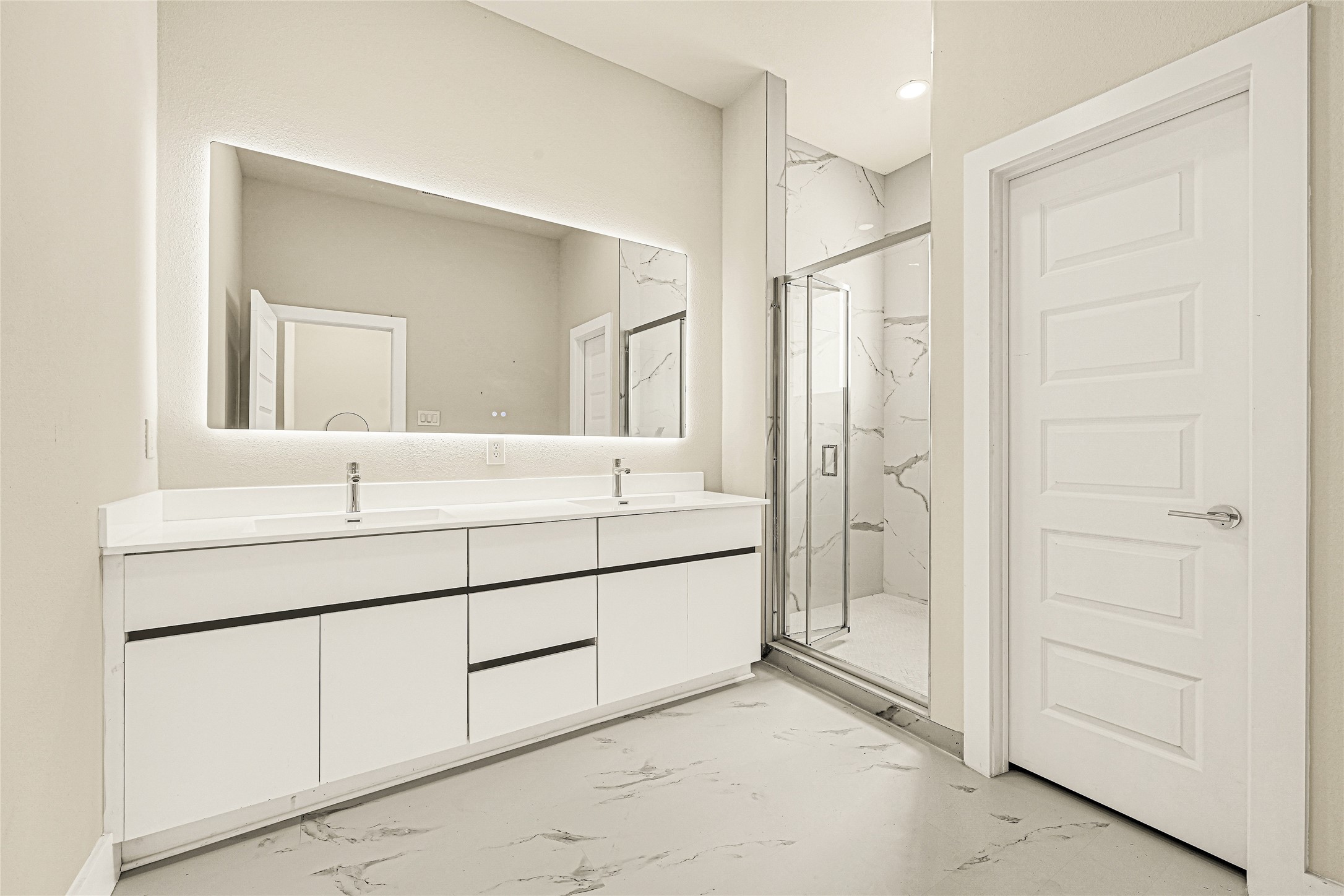 712 Savonna, Houston, TX 77076