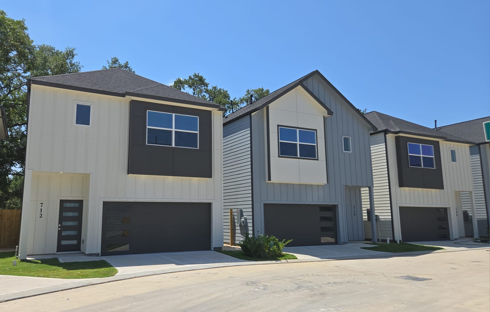 712 Savonna, Houston, TX 77076