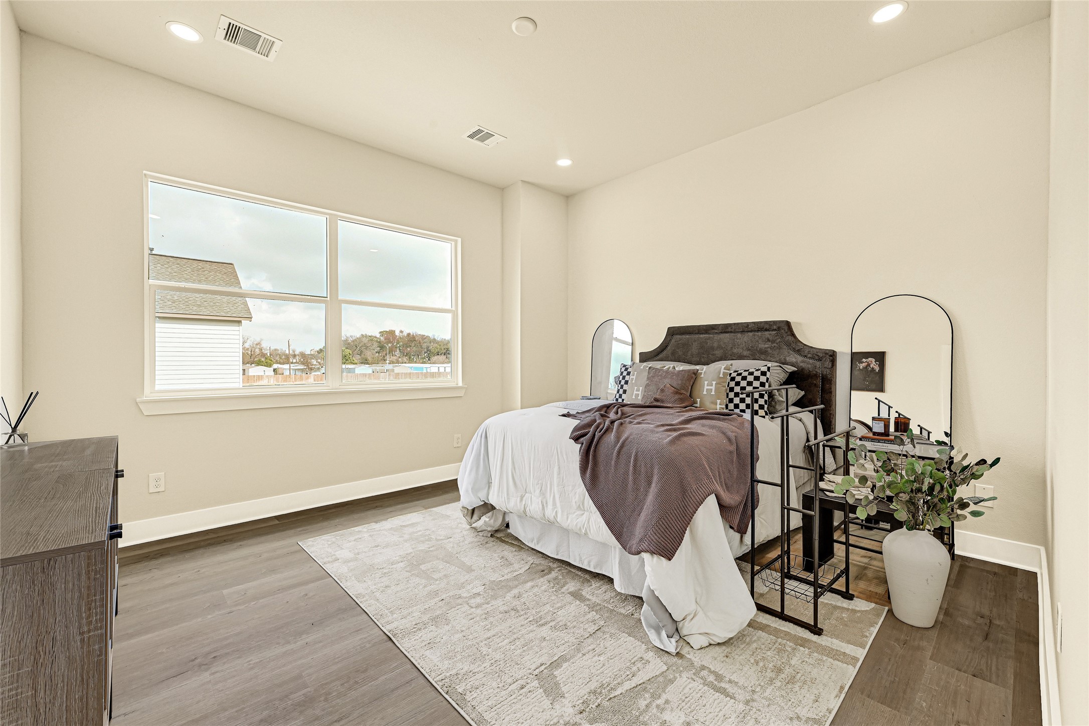 712 Savonna, Houston, TX 77076