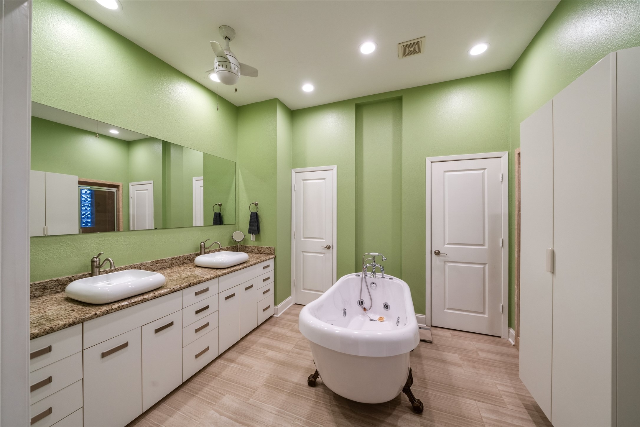 1003 Gillette Street, Houston, TX 77019