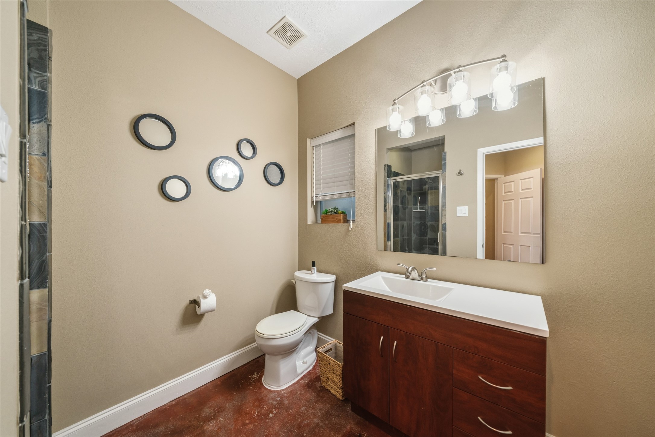 1003 Gillette Street, Houston, TX 77019