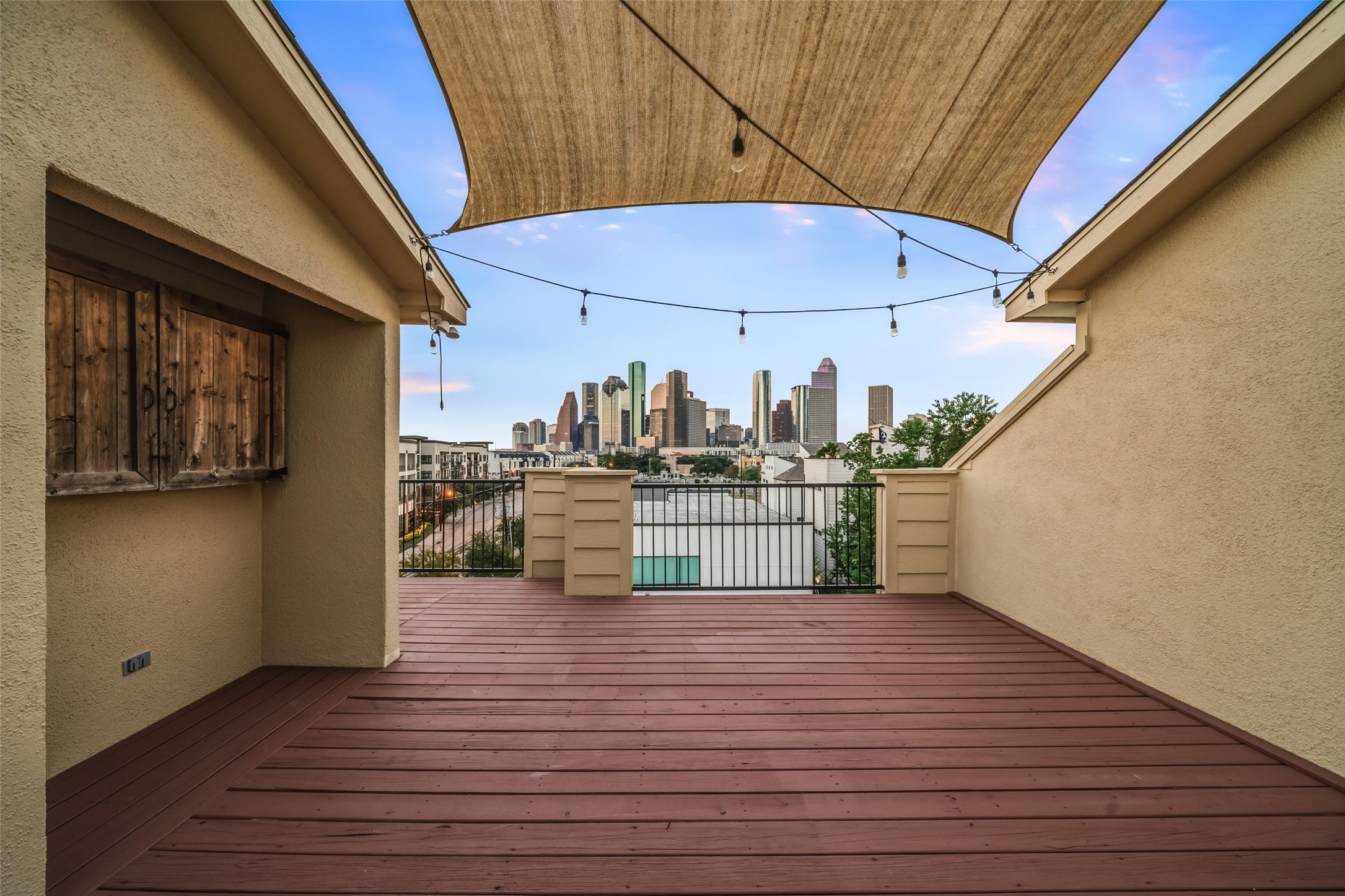1003 Gillette Street, Houston, TX 77019