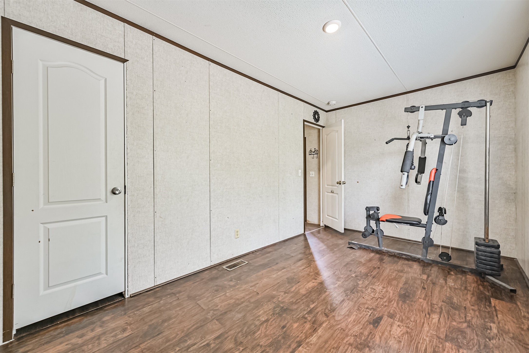 215 Sitka Drive, Holiday Lakes, TX 77515