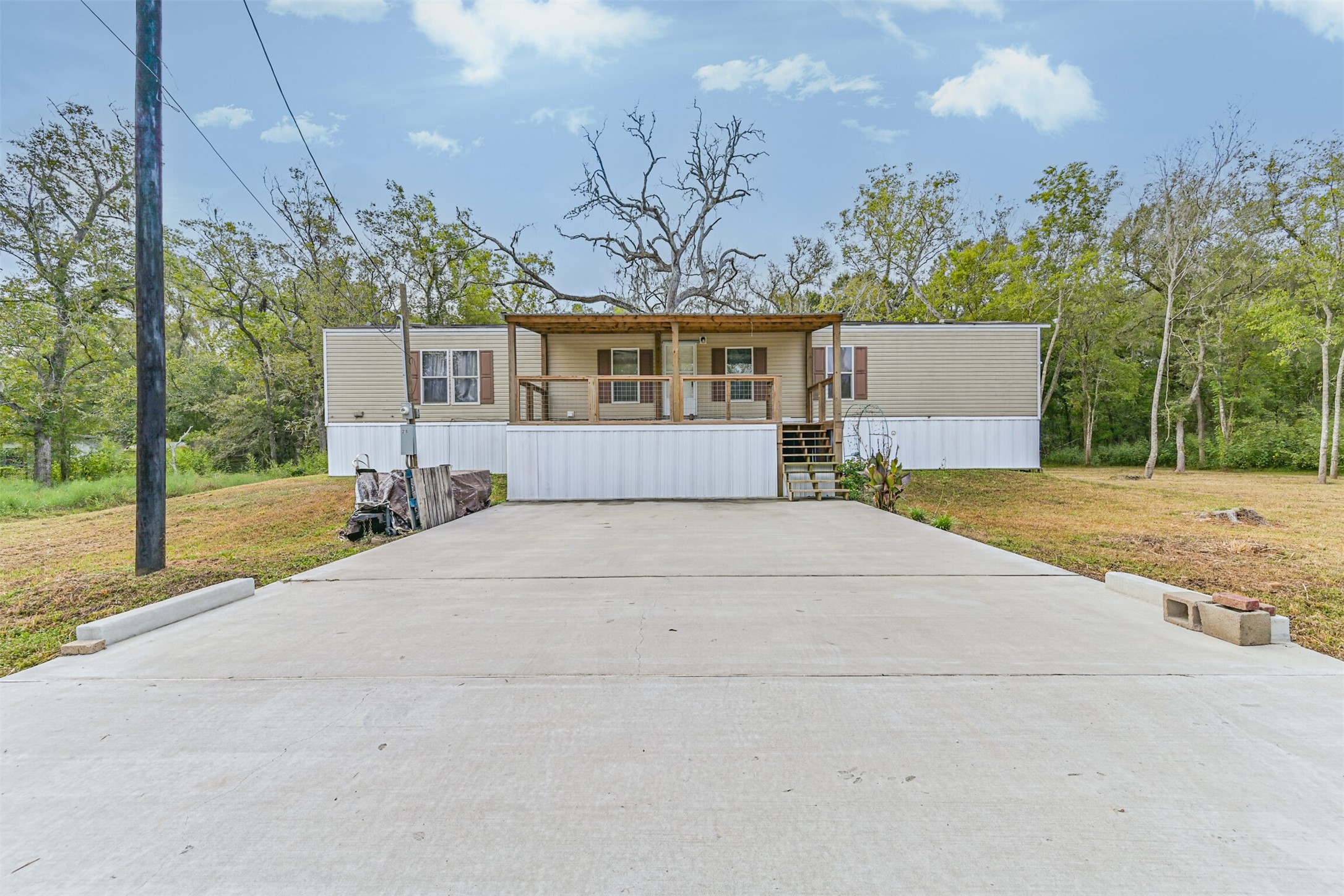 215 Sitka Drive, Holiday Lakes, TX 77515 215 Sitka Drive, Holiday Lakes, TX 77515