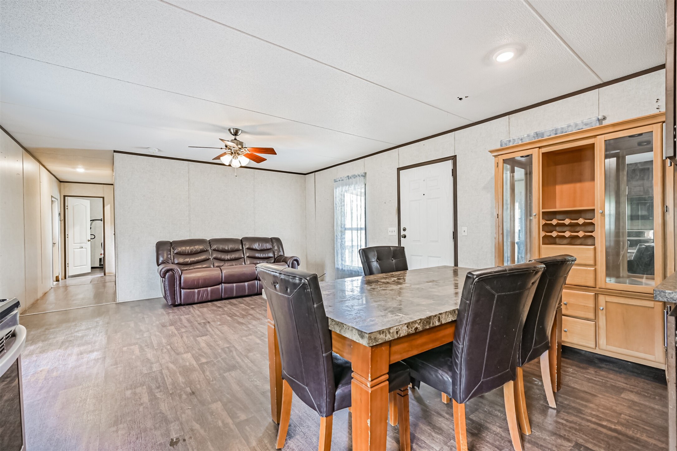 215 Sitka Drive, Holiday Lakes, TX 77515