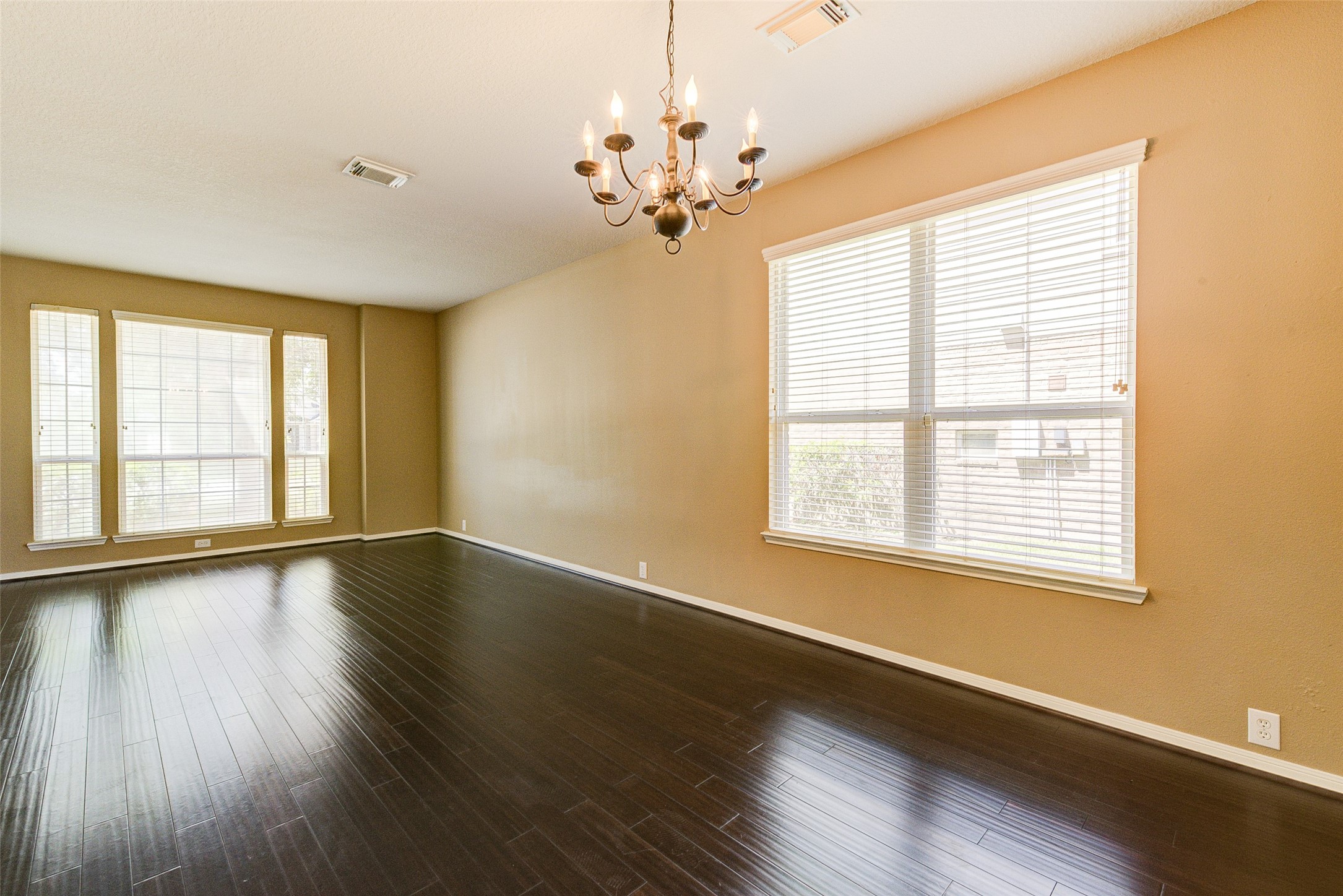 9003 Sundown Drive, Pearland, TX 77584 9003 Sundown Drive, Pearland, TX 77584