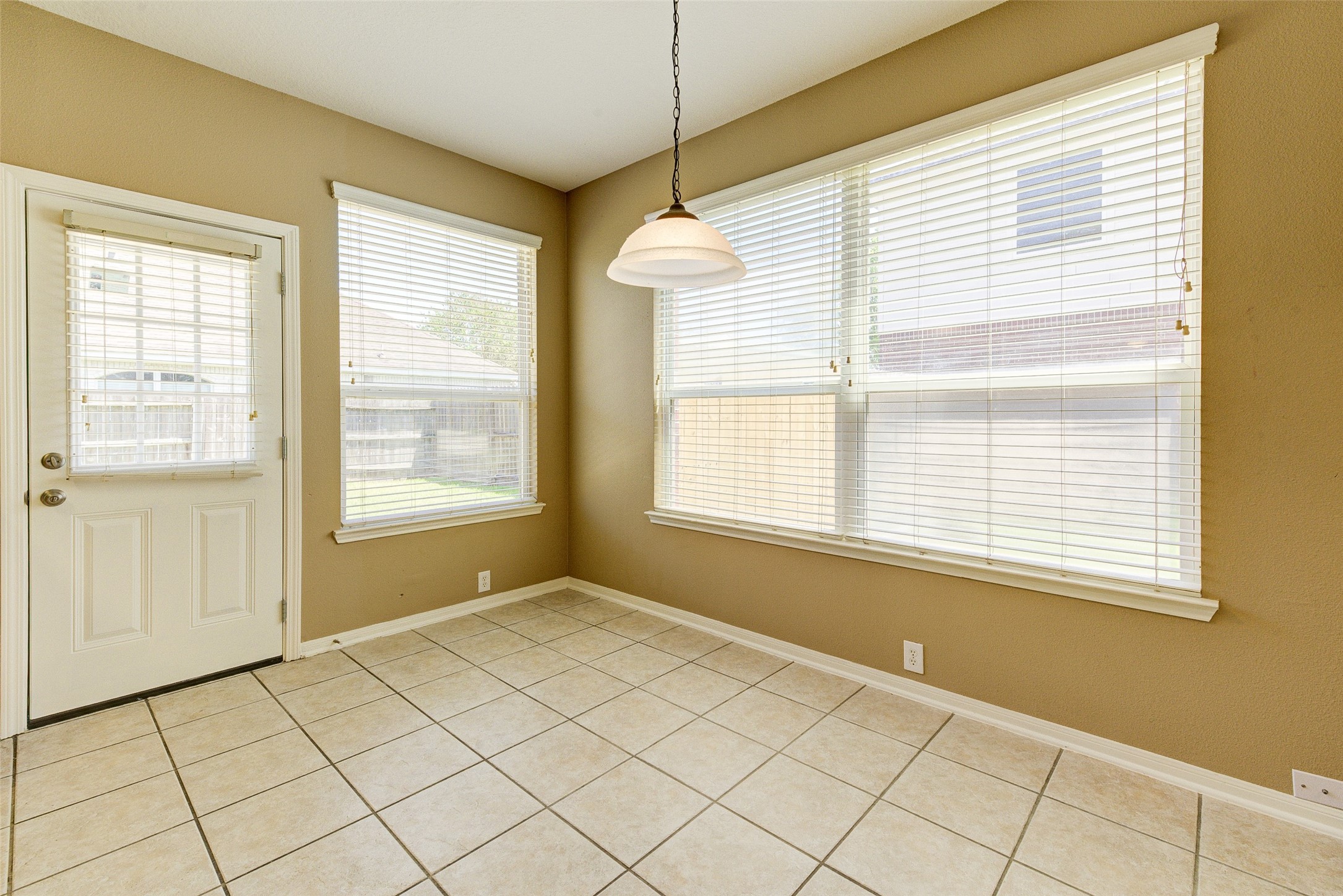 9003 Sundown Drive, Pearland, TX 77584