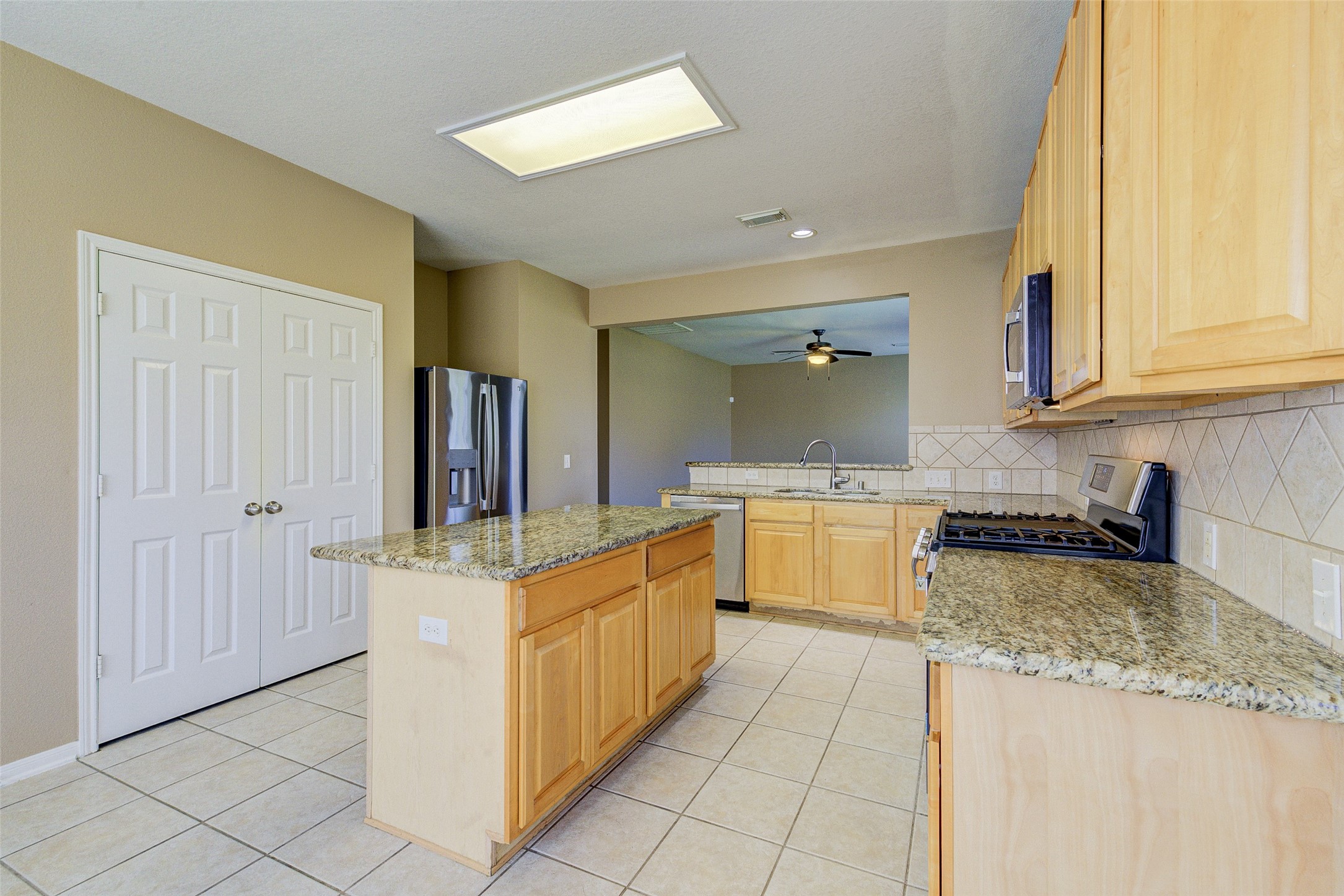 9003 Sundown Drive, Pearland, TX 77584