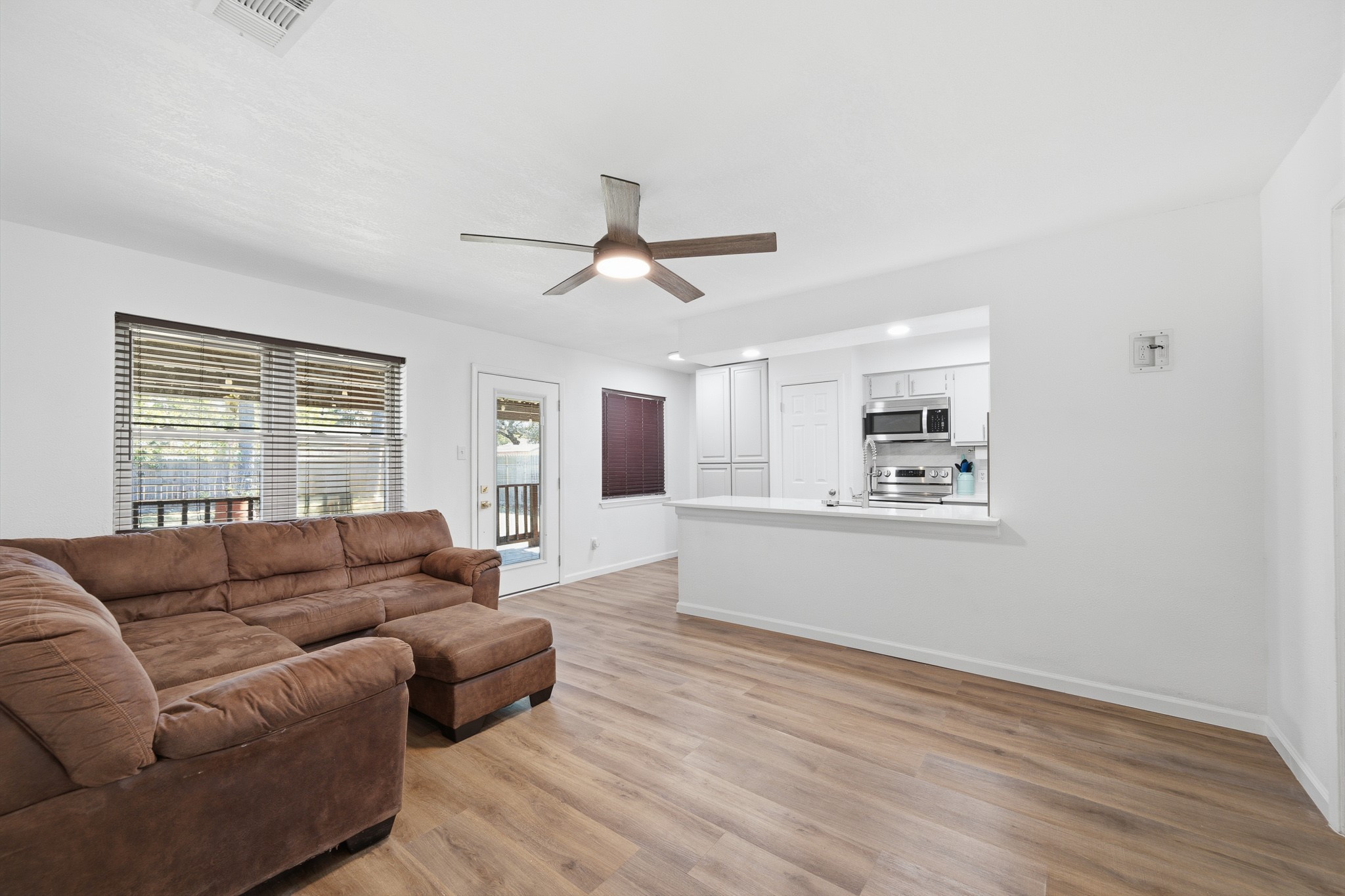 3311 Schroeder Avenue, Needville, TX 77461