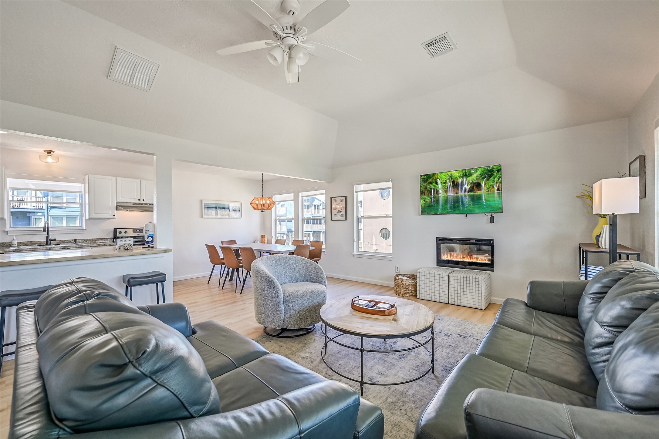 17620 Glei, Galveston, TX 77554