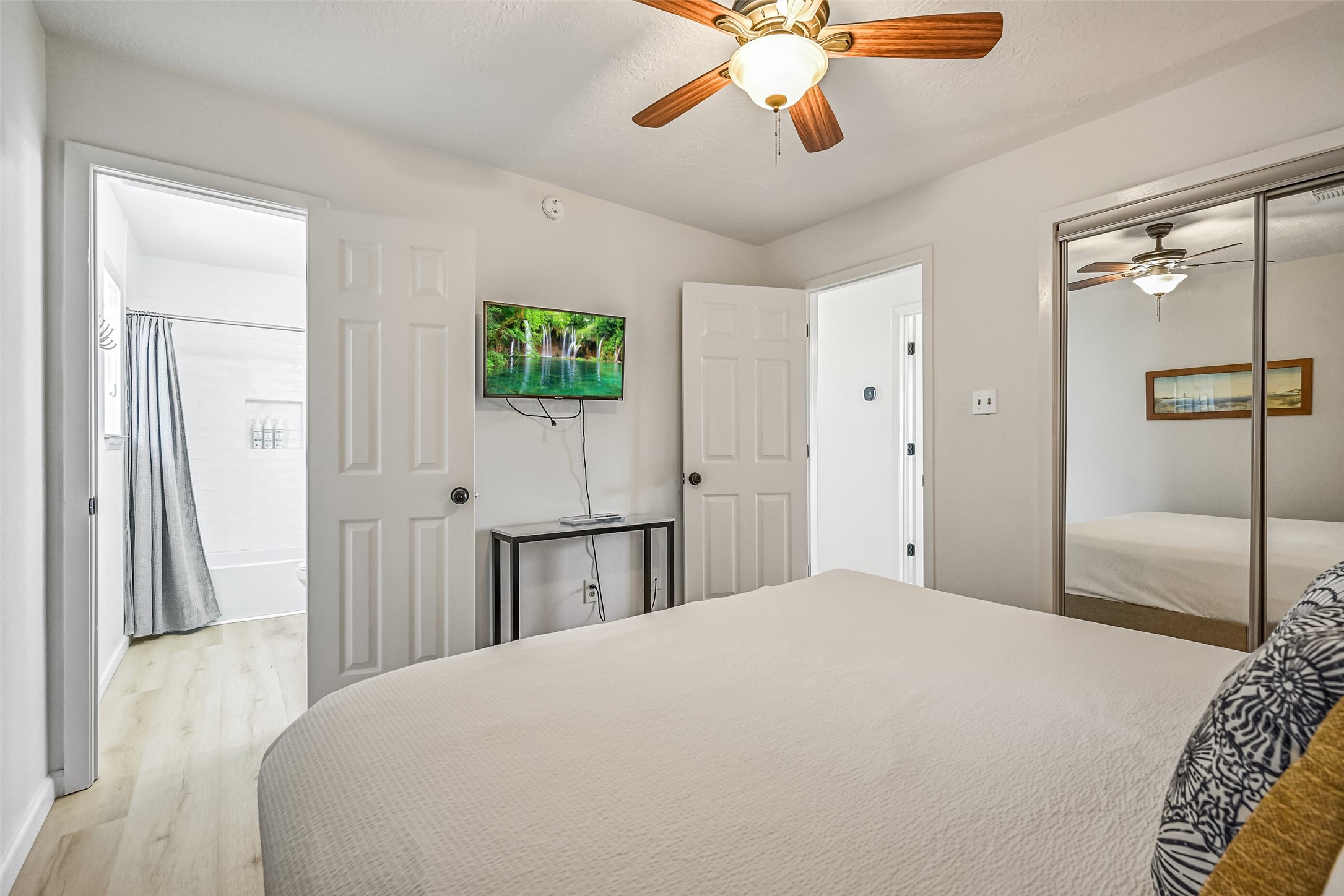 An additional view of the primary bedrooom.
