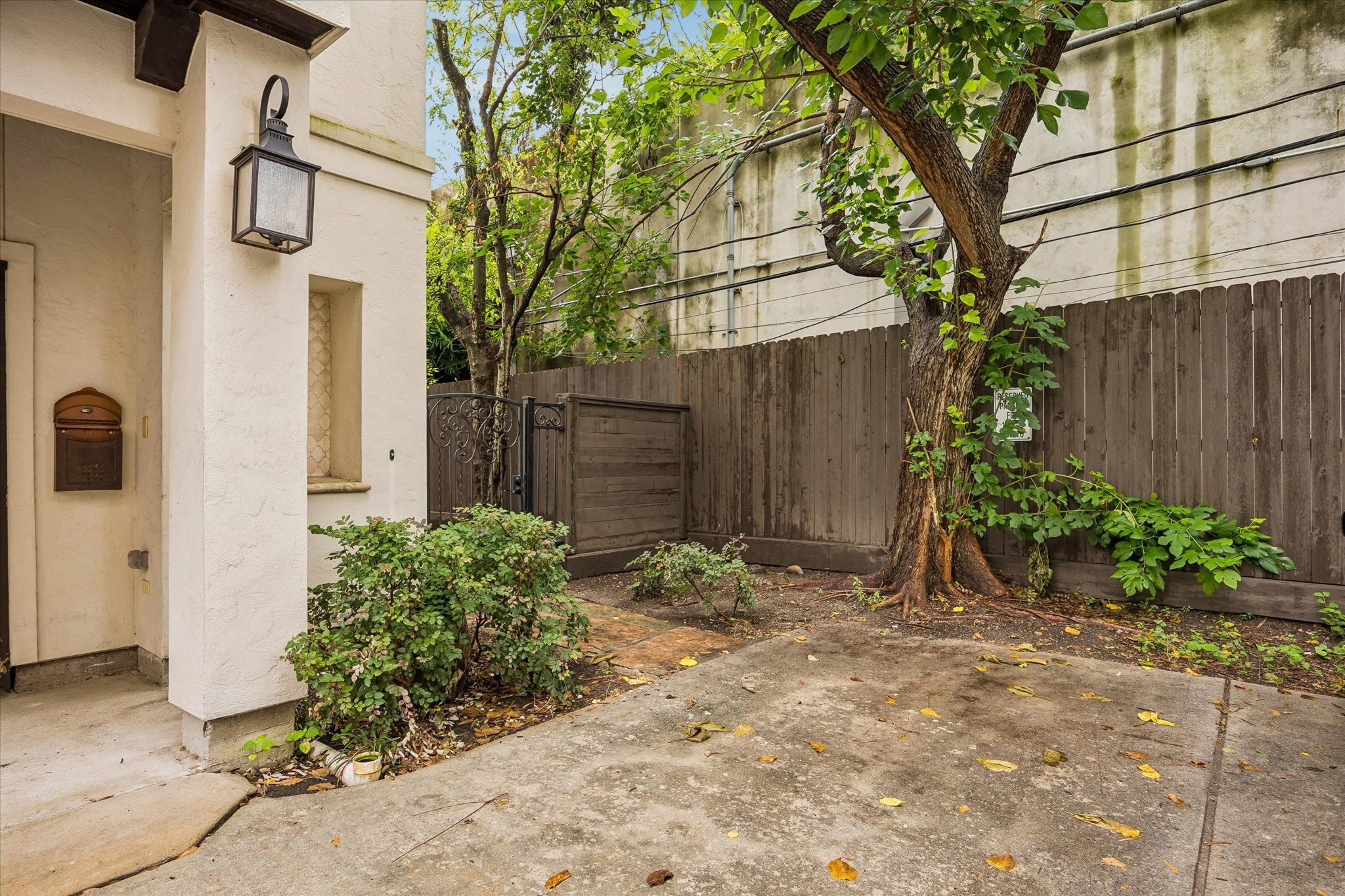The home offers a rare third parking space out front! The home offers a rare third parking space out front!