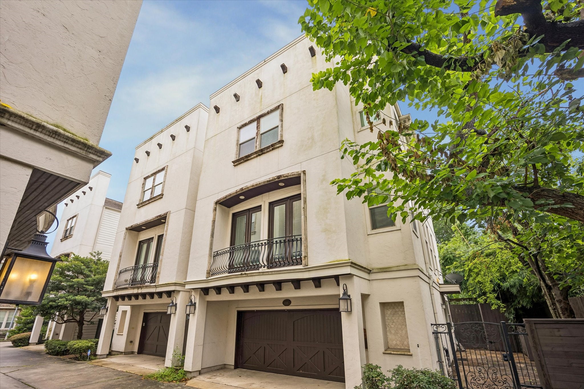 Welcome to 1112 Peveto C- a private corner unit in a prime Montrose location! Welcome to 1112 Peveto C- a private corner unit in a prime Montrose location!