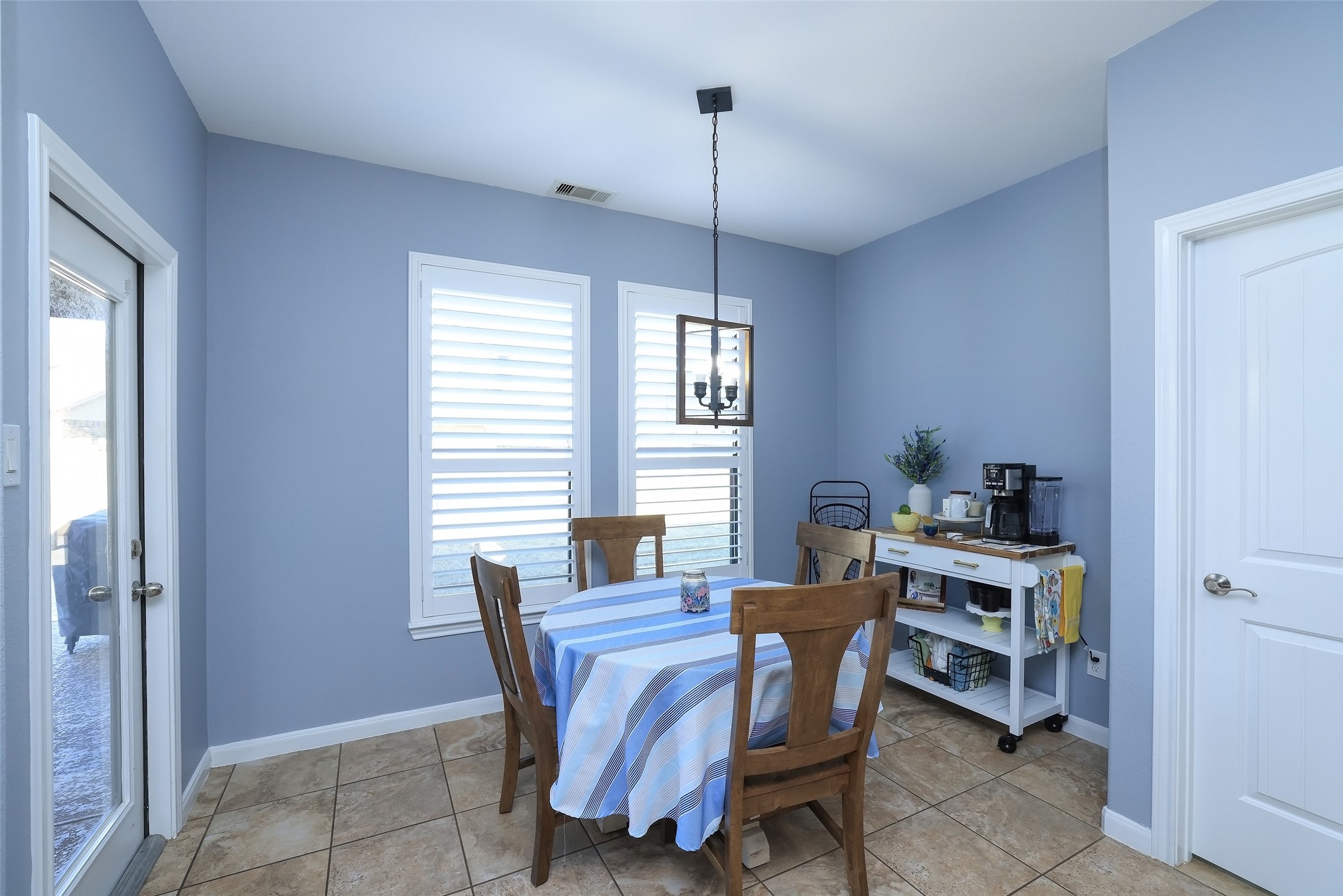 Large breakfast area