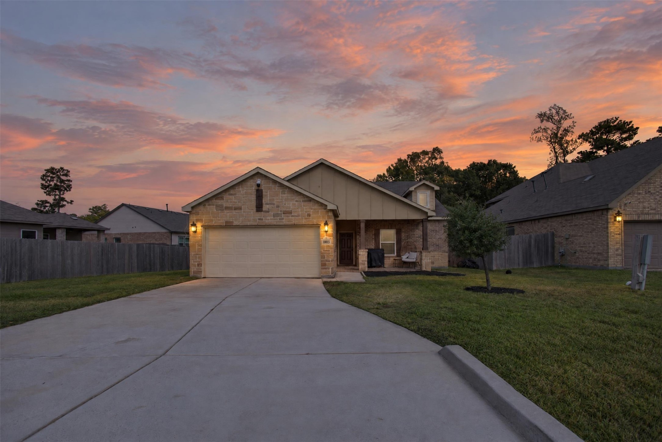 15015 Meadow Glen N, Conroe, TX 77306