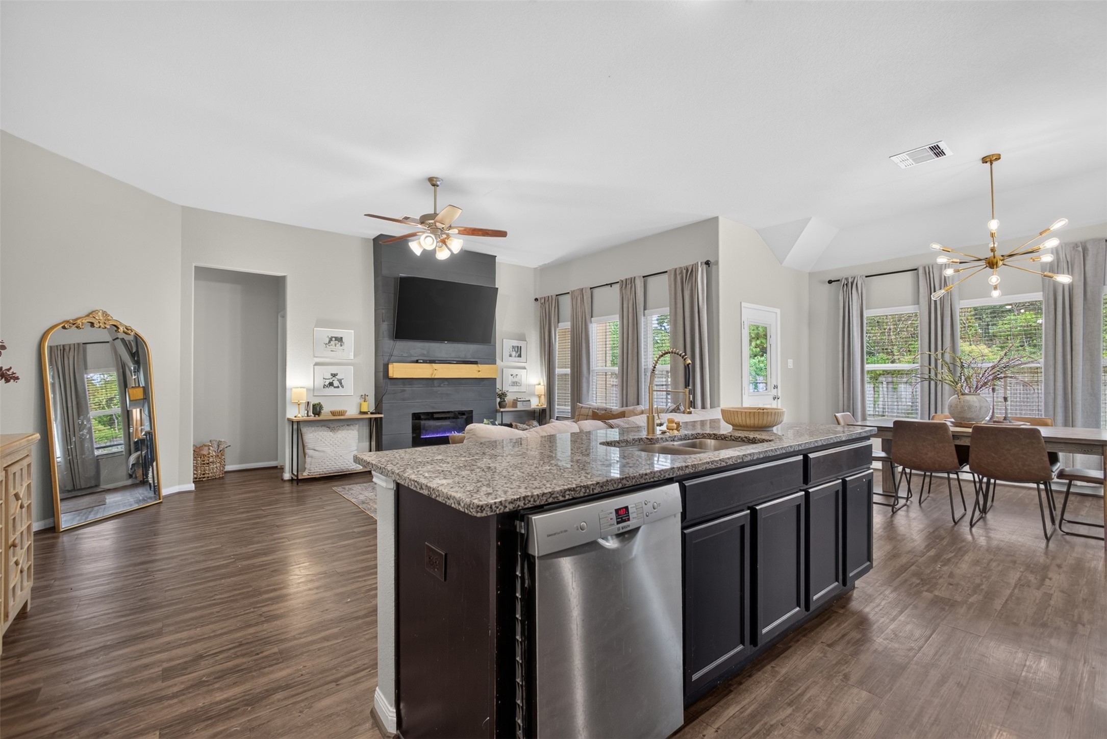 15015 Meadow Glen N, Conroe, TX 77306 15015 Meadow Glen N, Conroe, TX 77306