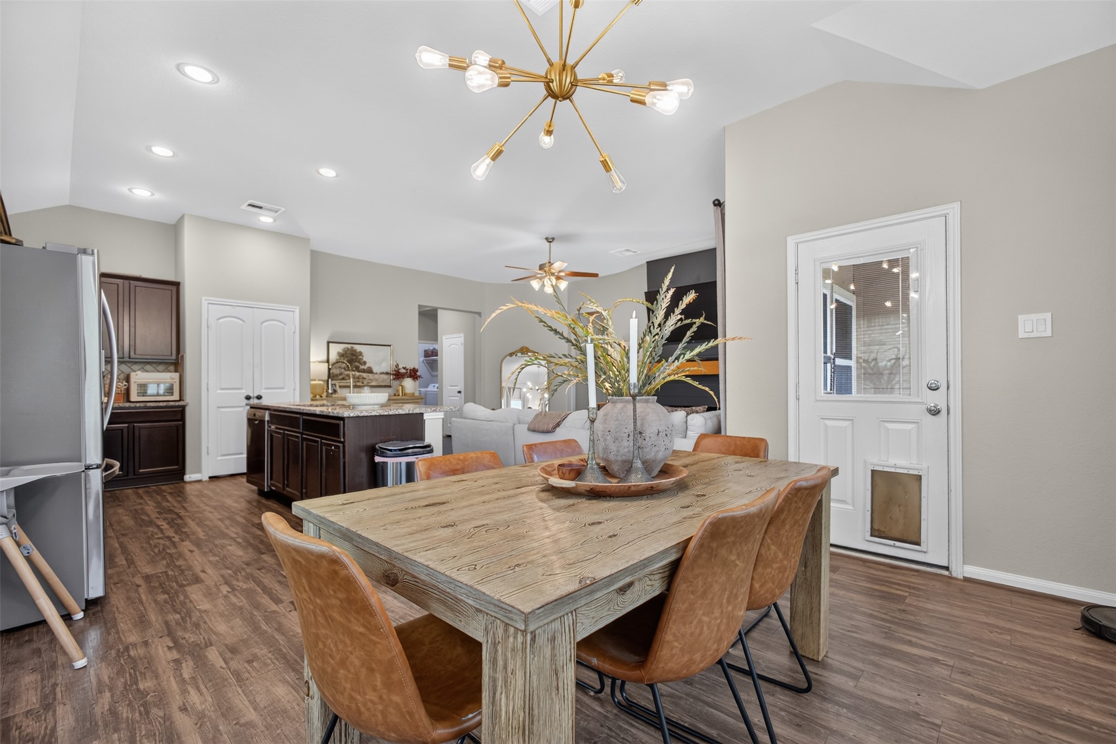 15015 Meadow Glen N, Conroe, TX 77306