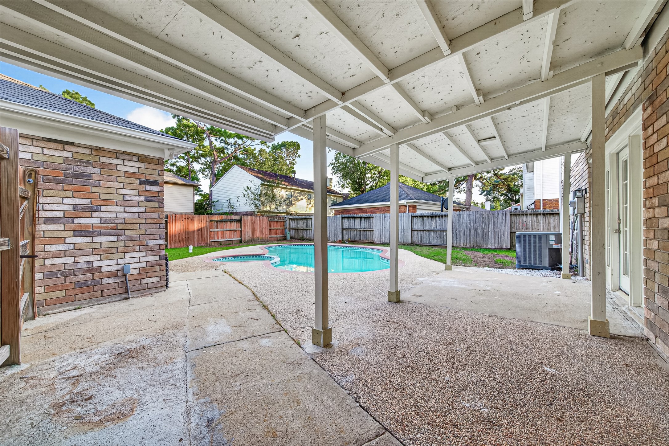 7434 Shangrila Lane, Houston, TX 77095