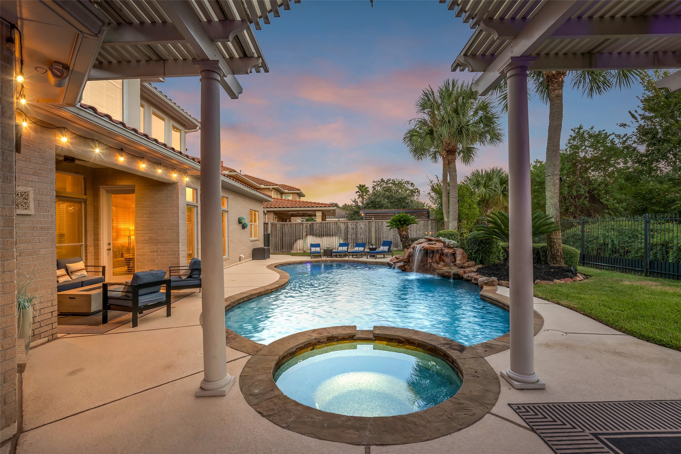 19023 Windsor Lakes Drive, Houston, TX 77094