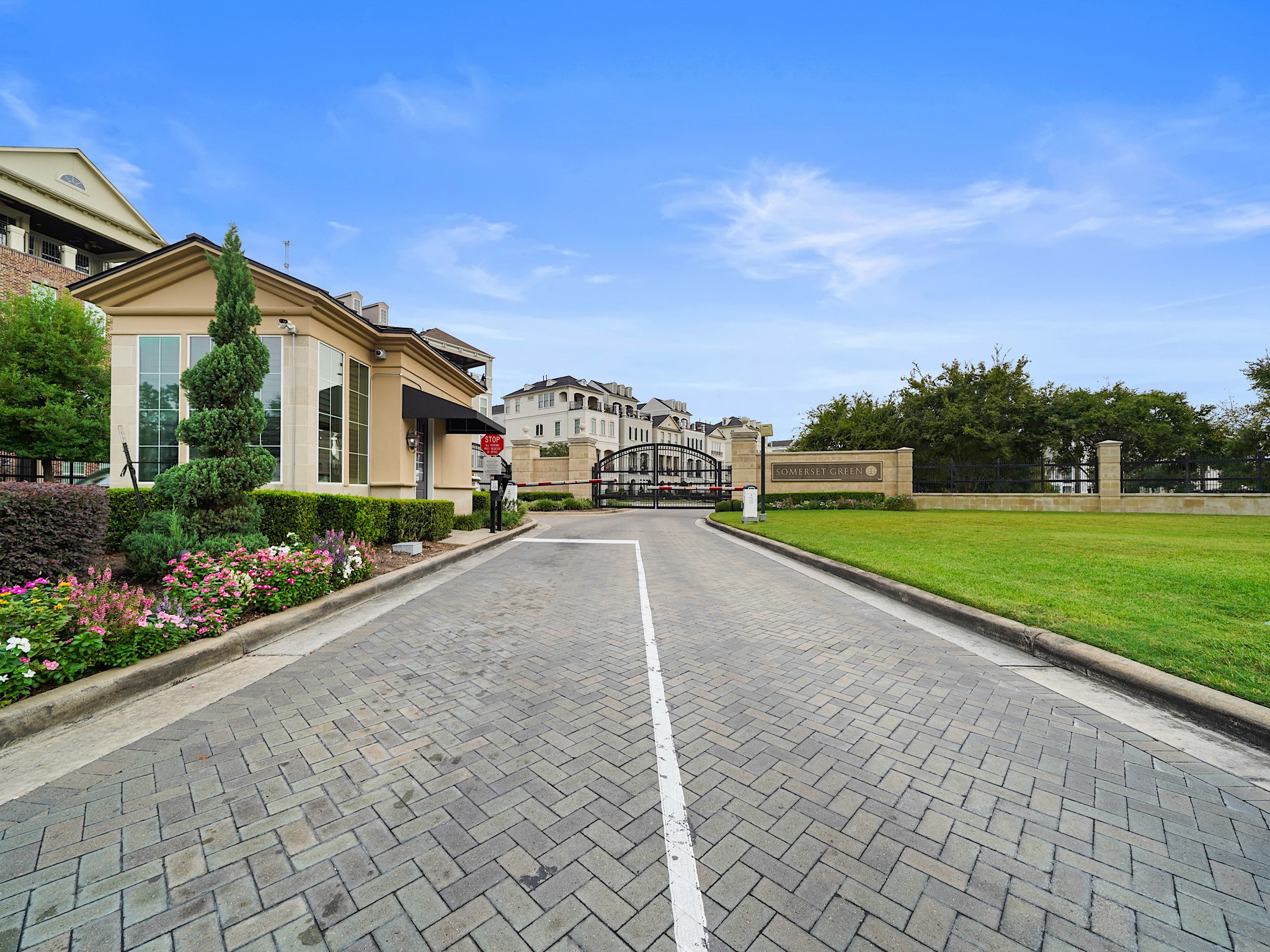 949 Dunleigh Meadows Lane, Houston, TX 77055