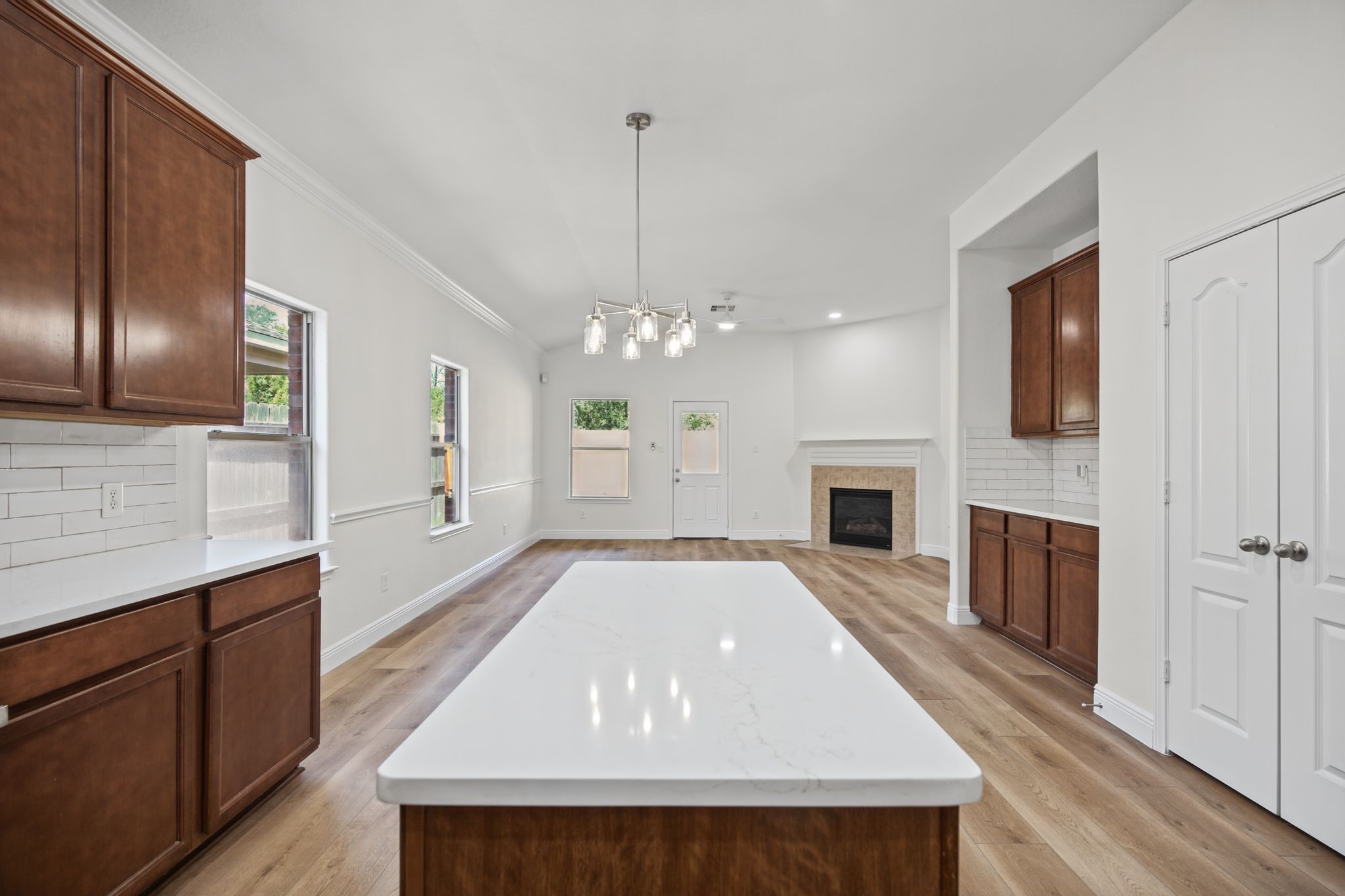Quartz Counters, stainless appliances Quartz Counters, stainless appliances