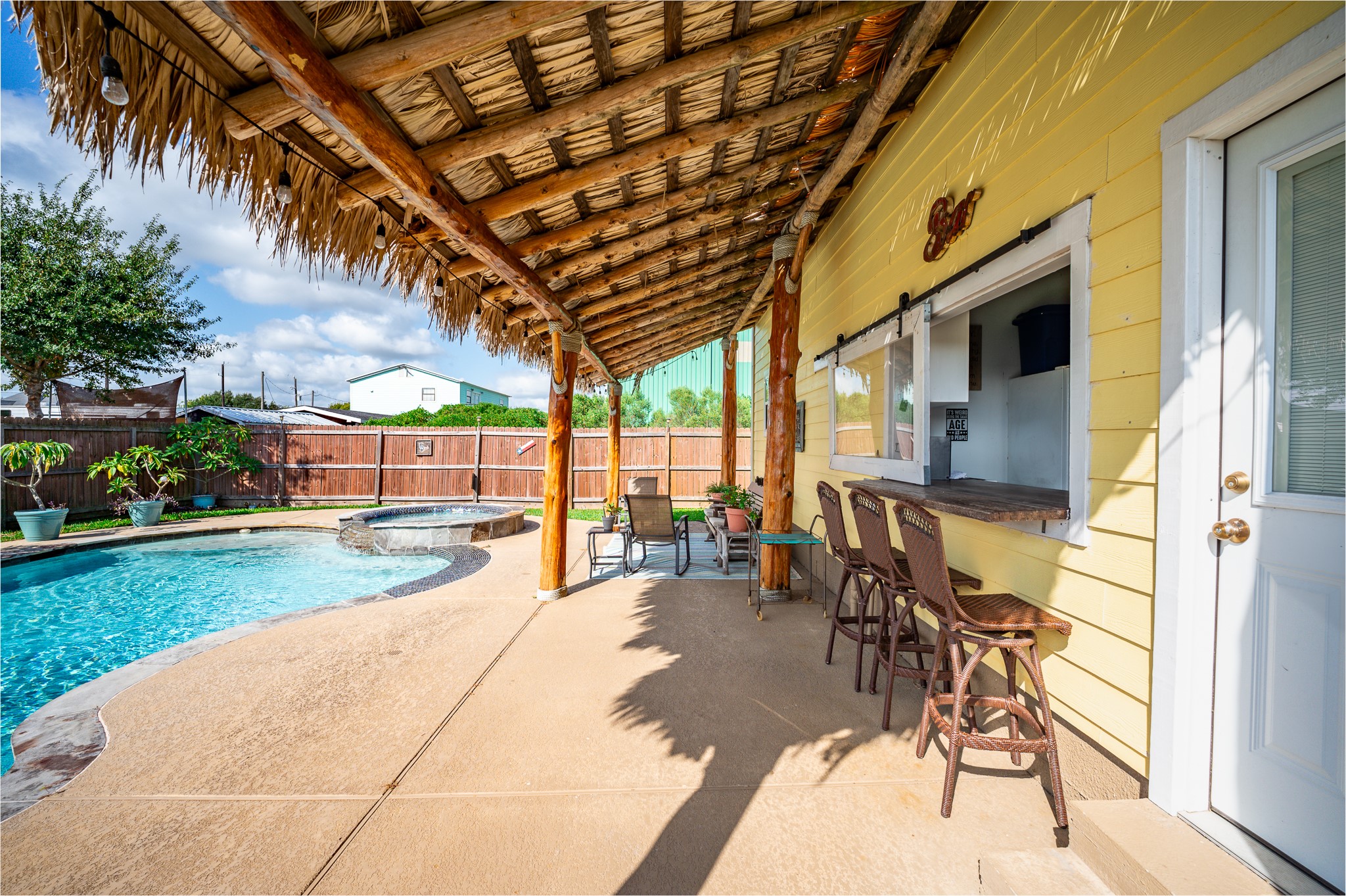 2525 E Bayshore Drive, San Leon, TX 77539
