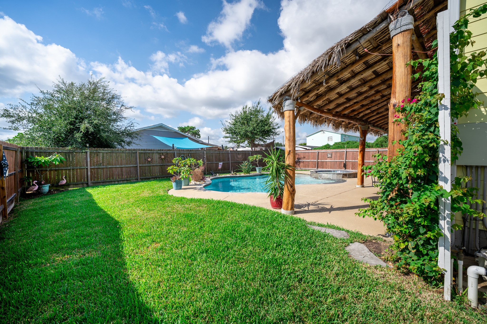 2525 E Bayshore Drive, San Leon, TX 77539