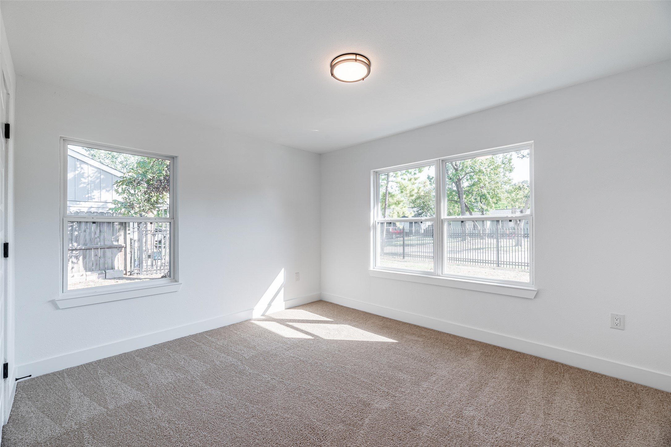8658 Sonneville Drive, Houston, TX 77080