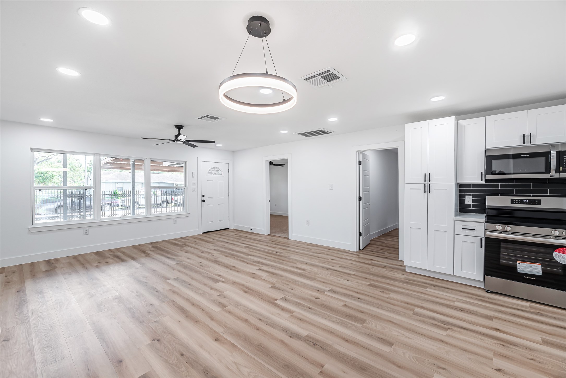 8658 Sonneville Drive, Houston, TX 77080