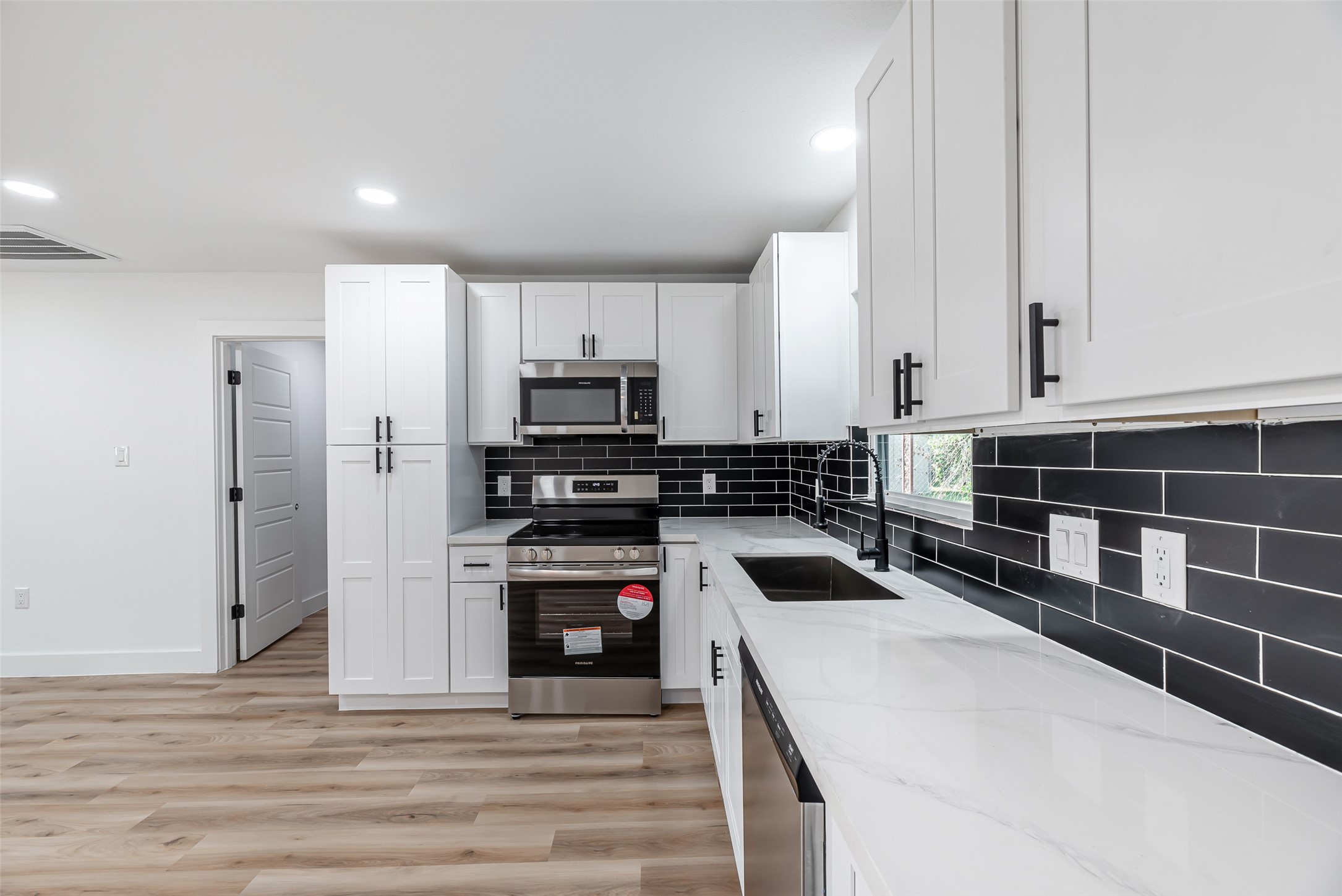 8658 Sonneville Drive, Houston, TX 77080