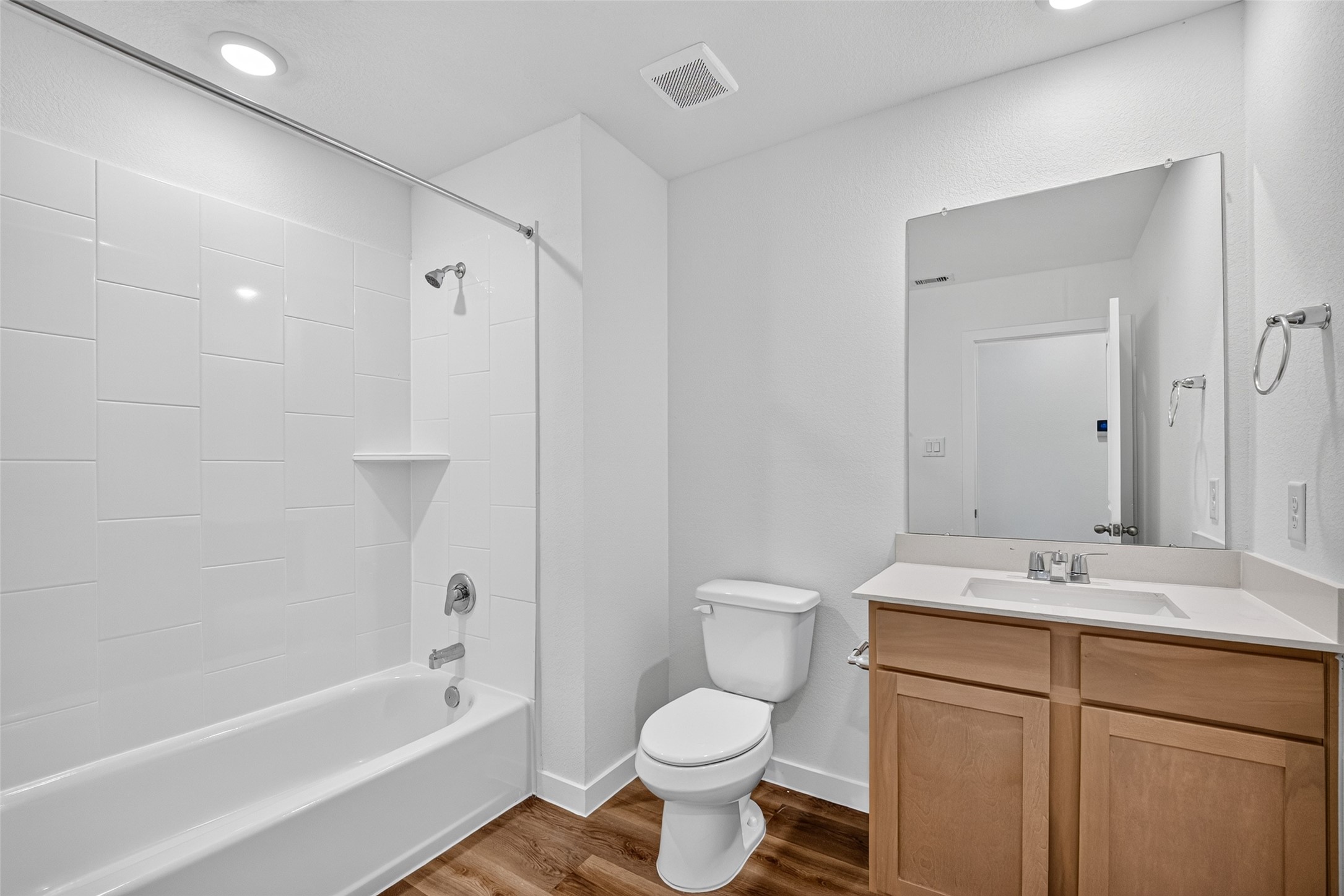 3rd Bathroom (Full)