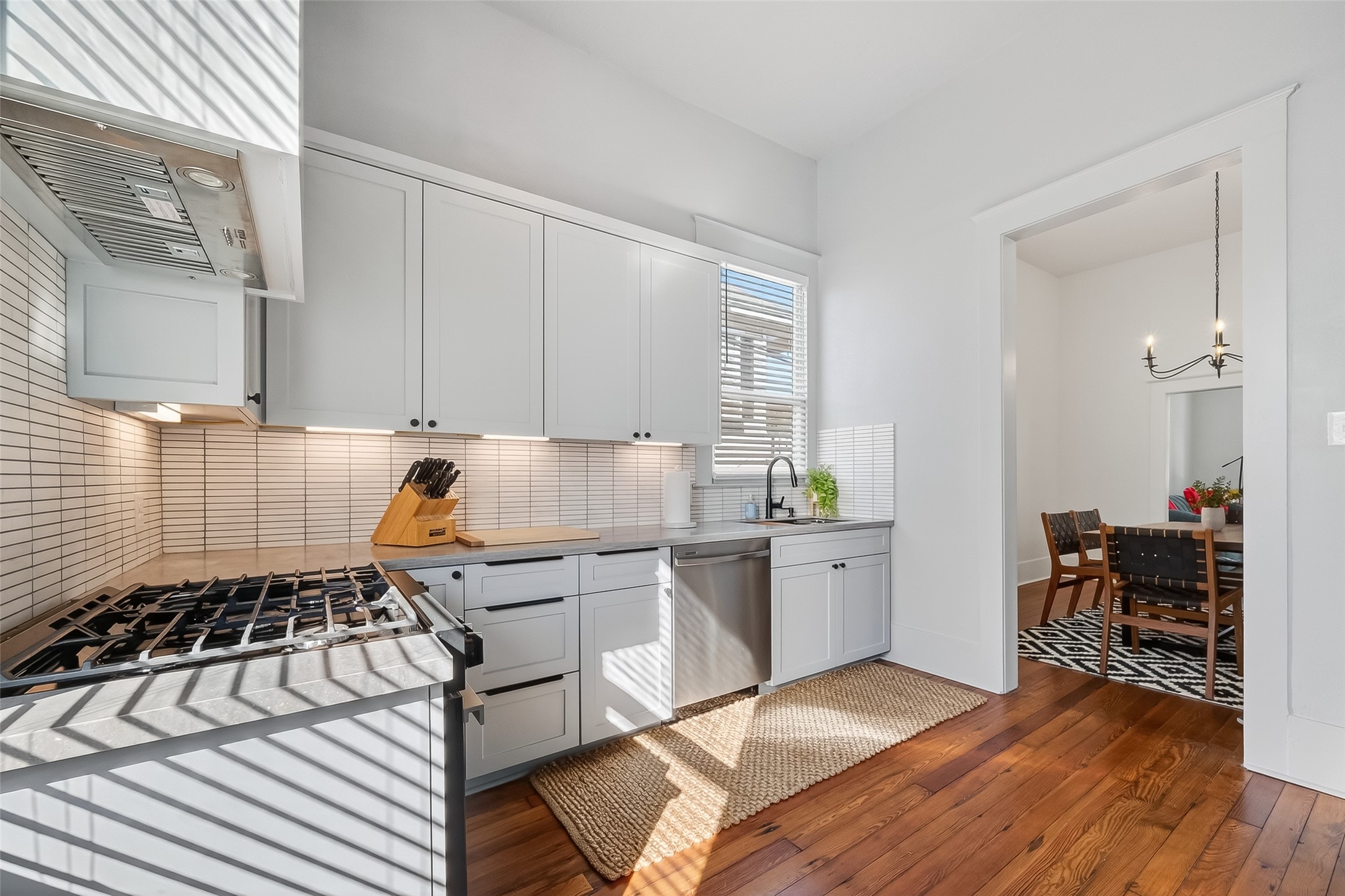 2015 28TH ST, Galveston, TX 77550