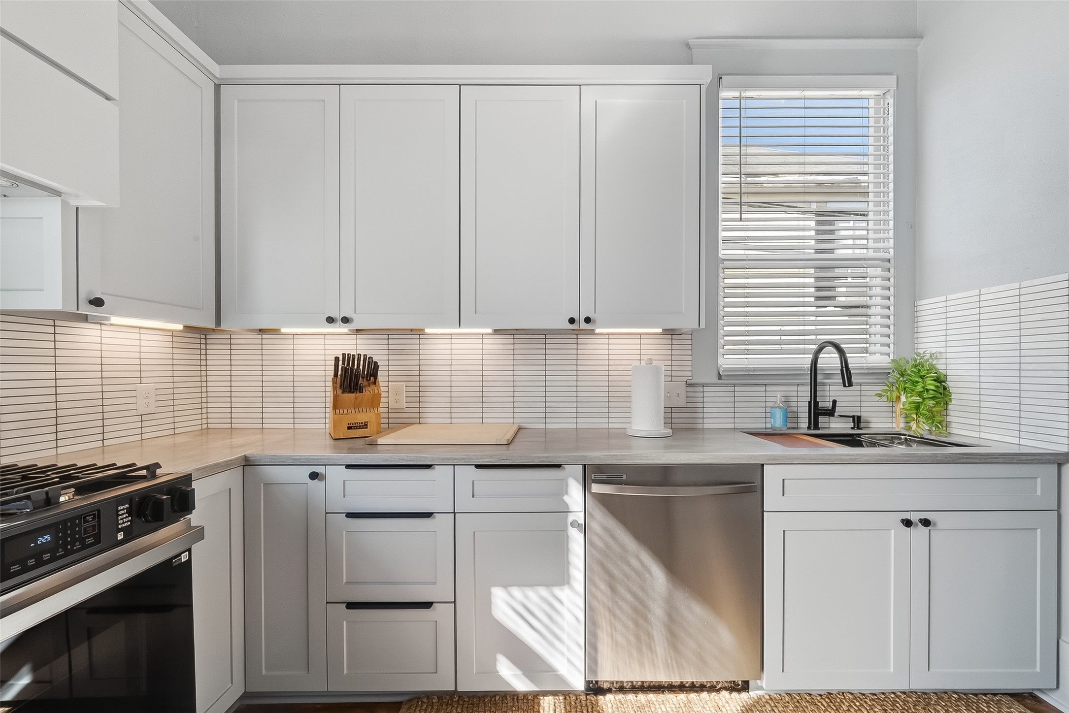 2015 28TH ST, Galveston, TX 77550