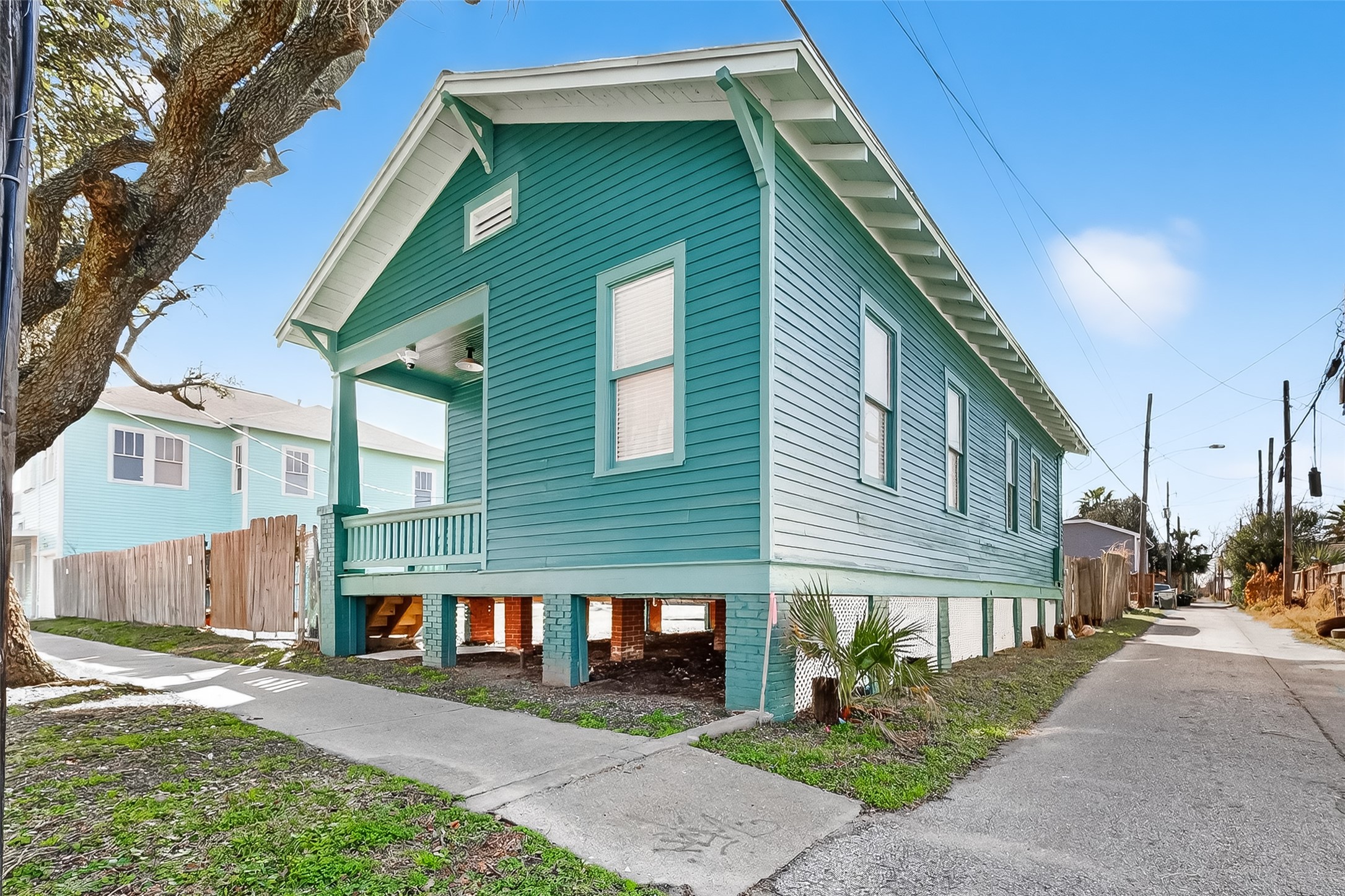 2015 28TH ST, Galveston, TX 77550
