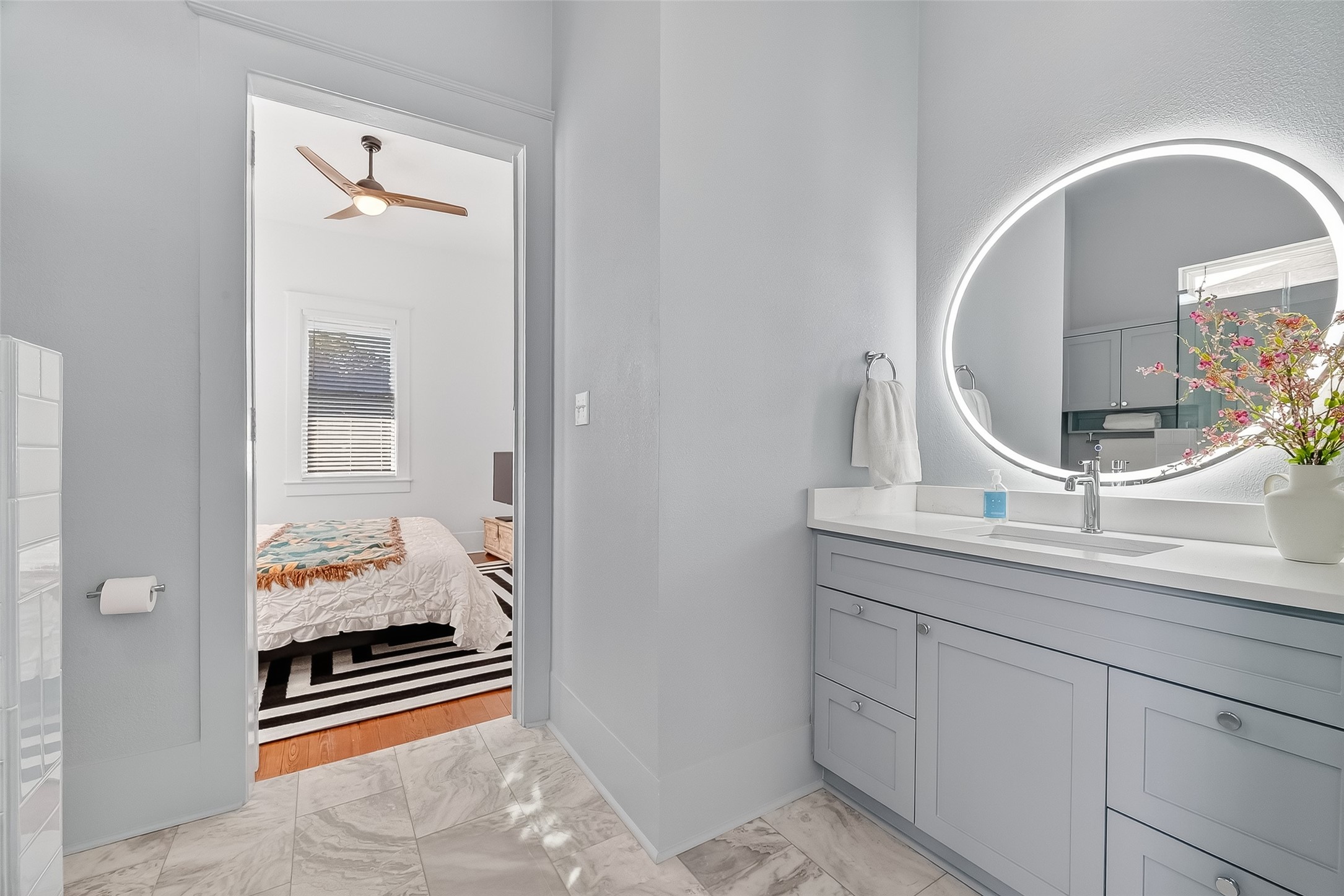 Looking to king sized back bedroom from bathroom