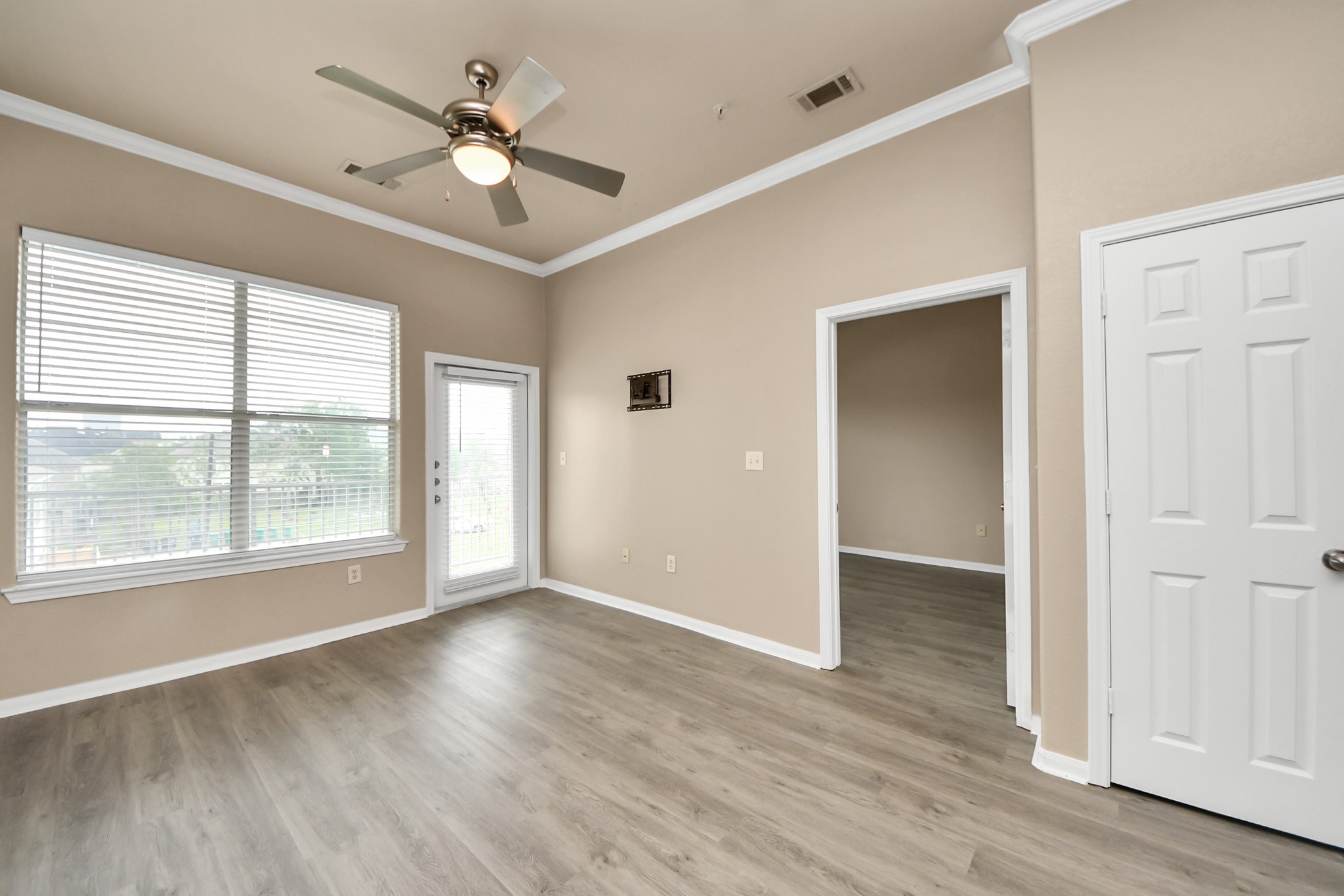1441 East Street, #312, Houston, TX 77007
