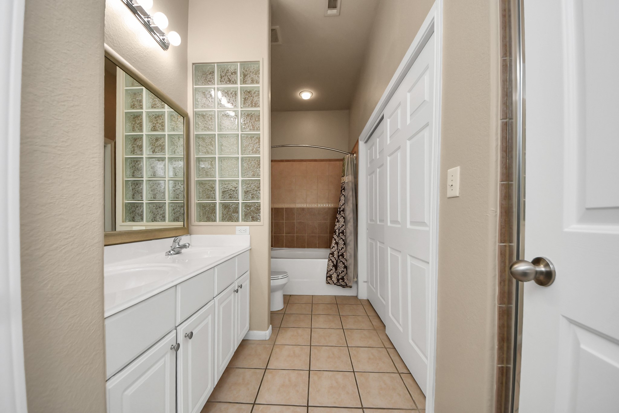 1441 East Street, #312, Houston, TX 77007