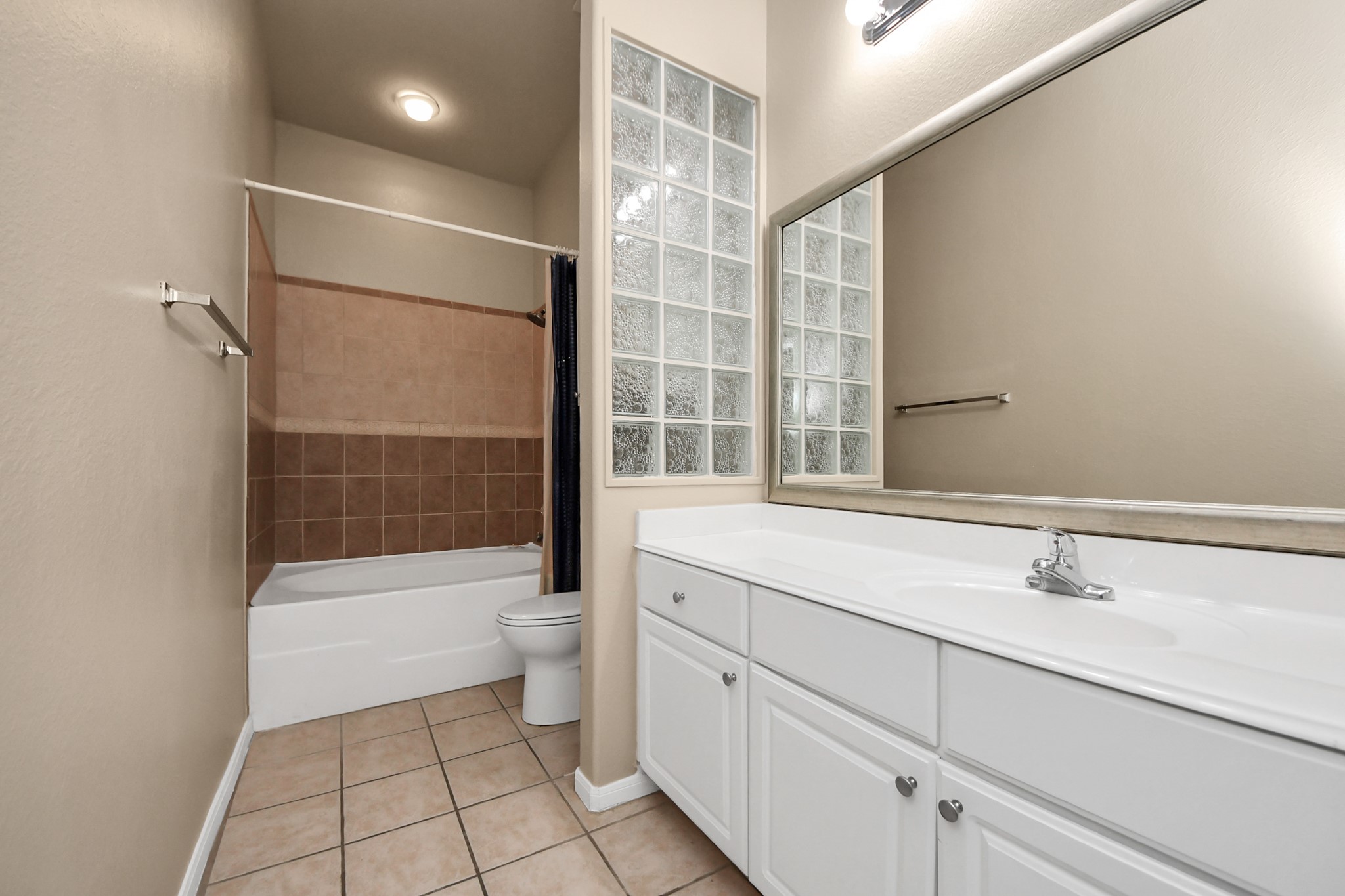 1441 East Street, #312, Houston, TX 77007