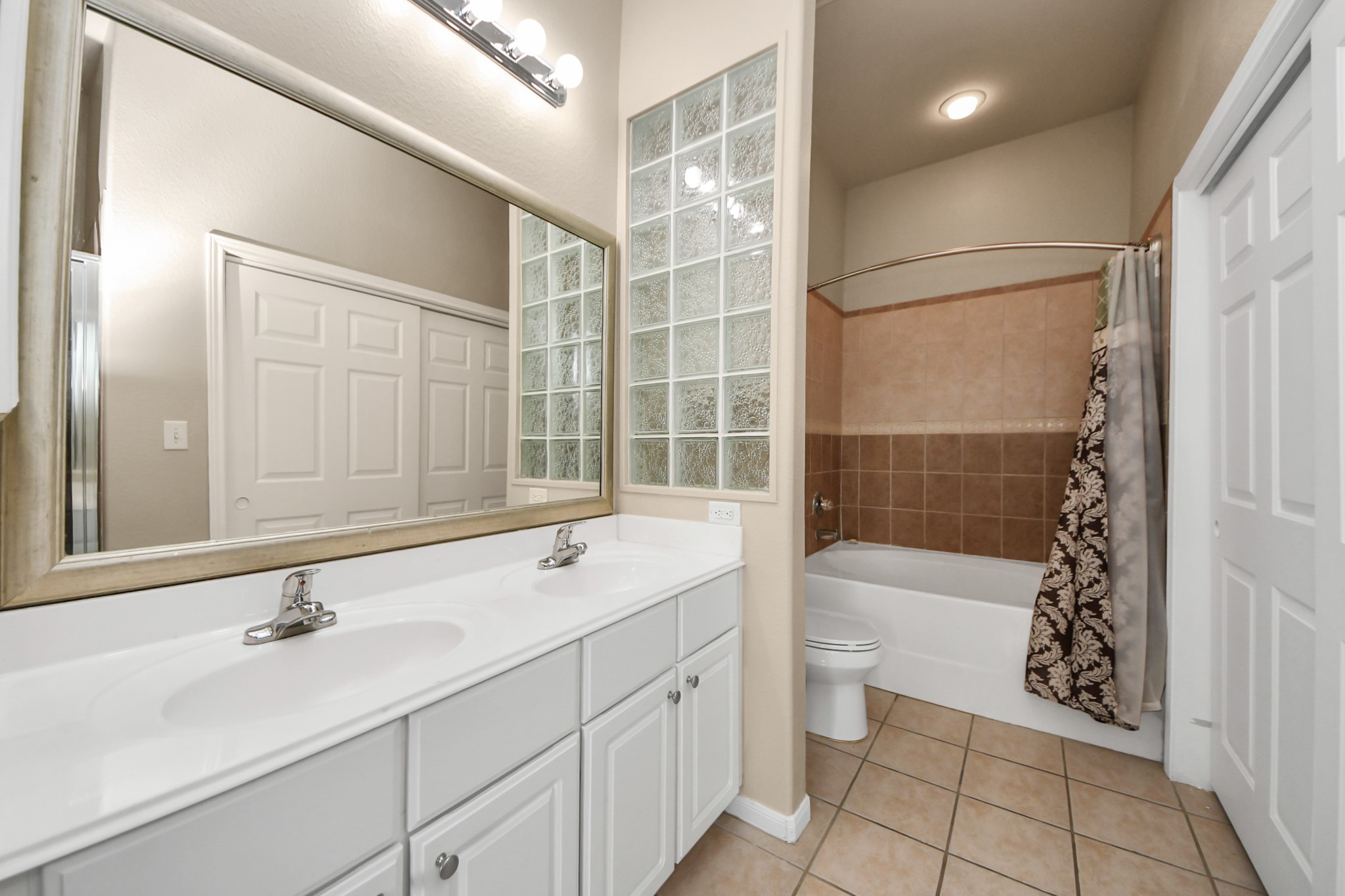 1441 East Street, #312, Houston, TX 77007