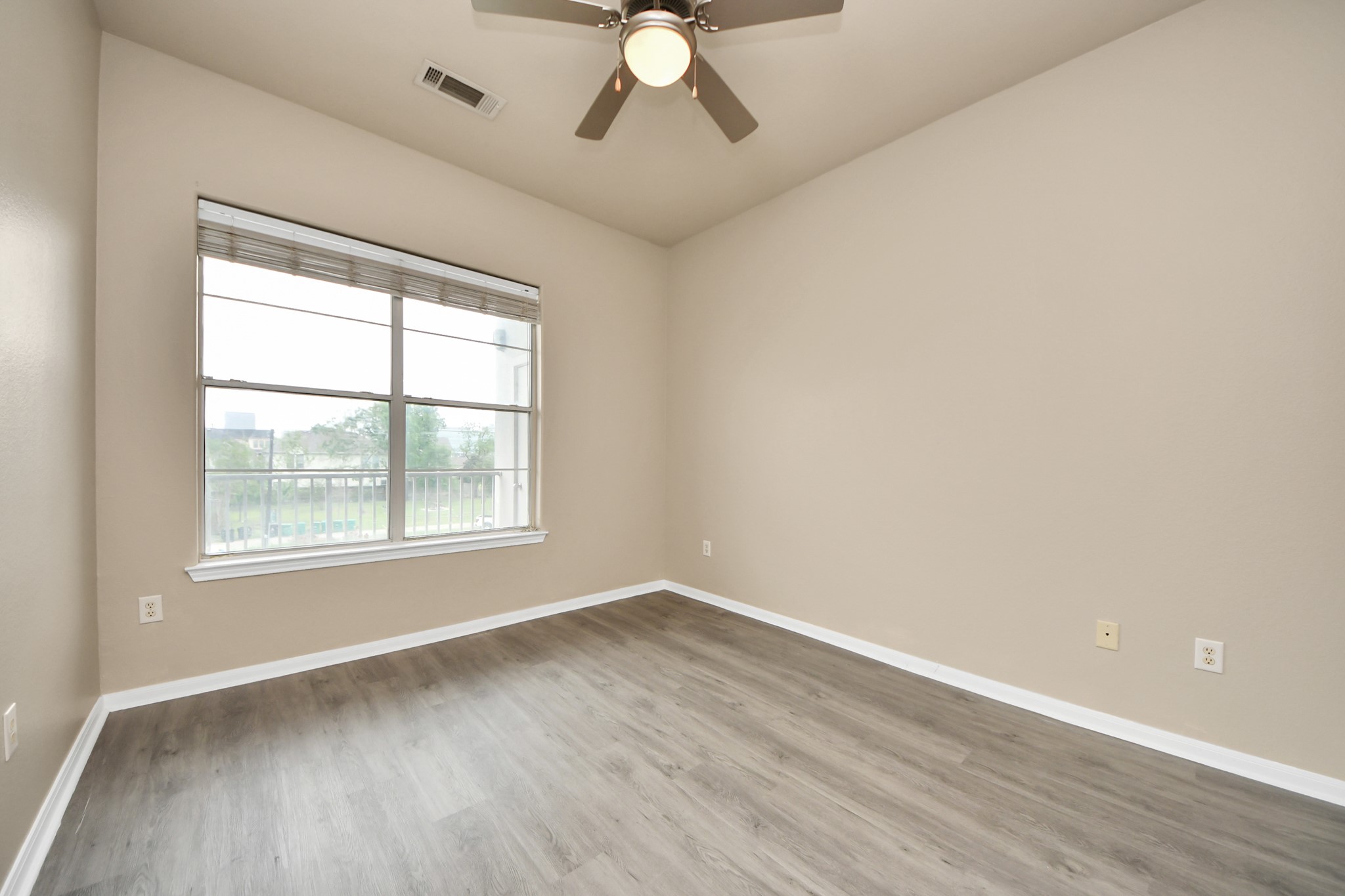 1441 East Street, #312, Houston, TX 77007