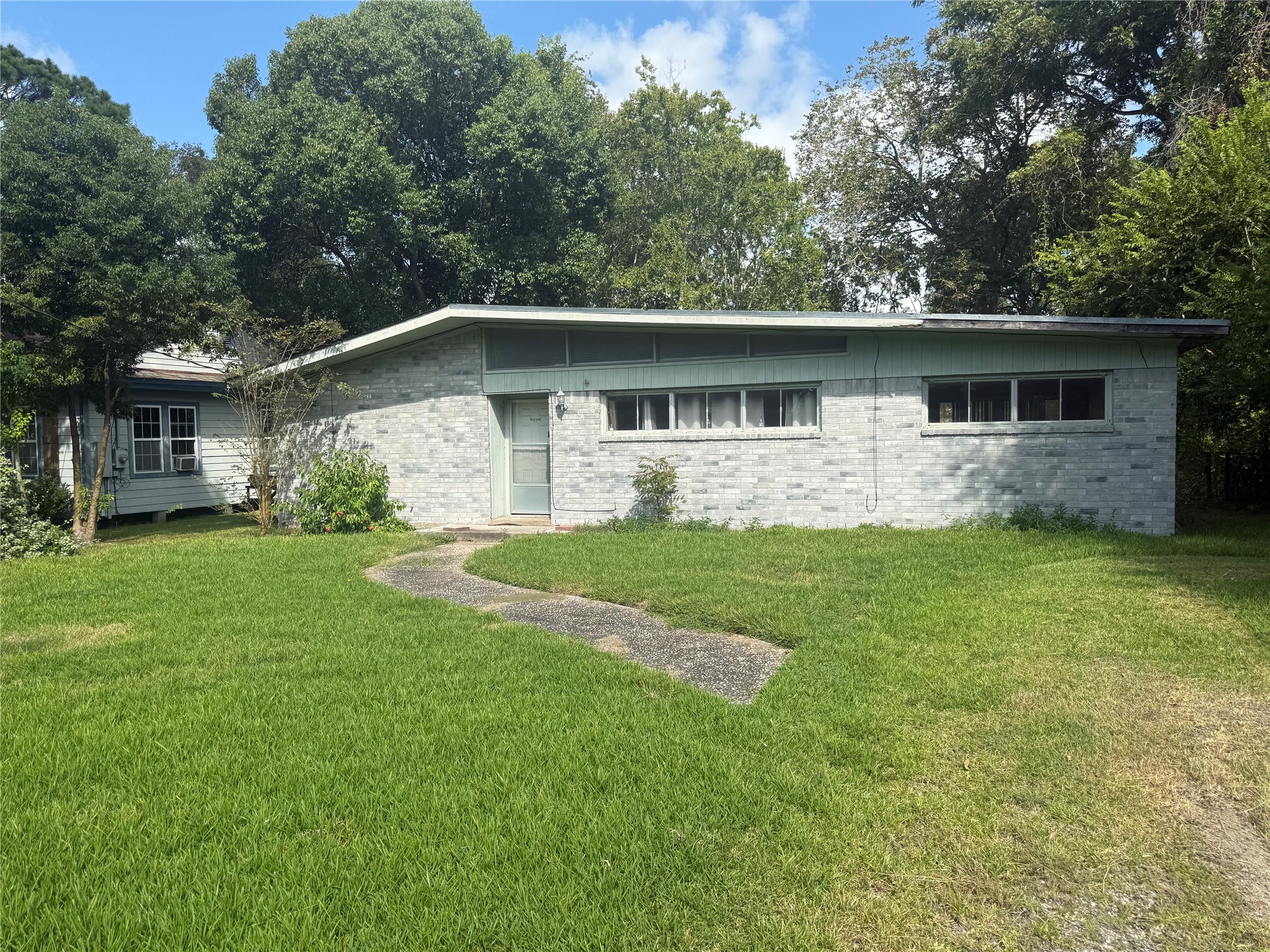 12226 24th Street, Santa Fe, TX 77510