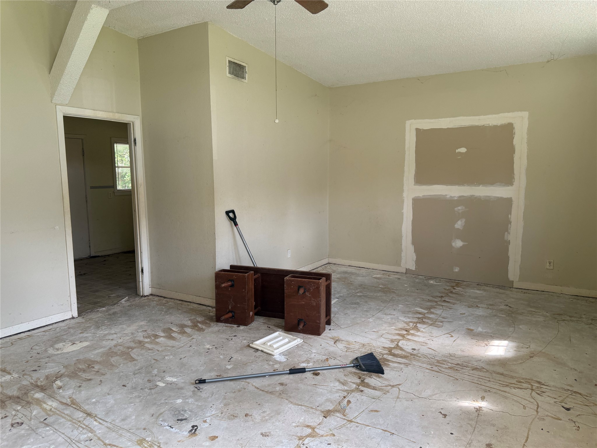 12226 24th Street, Santa Fe, TX 77510