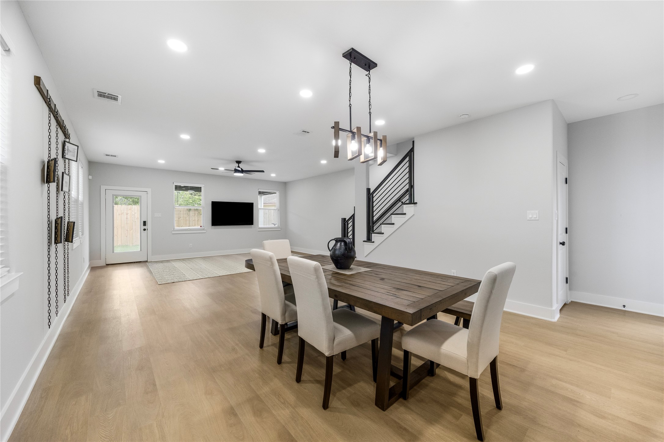 823 Enterprise Street, Houston, TX 77088