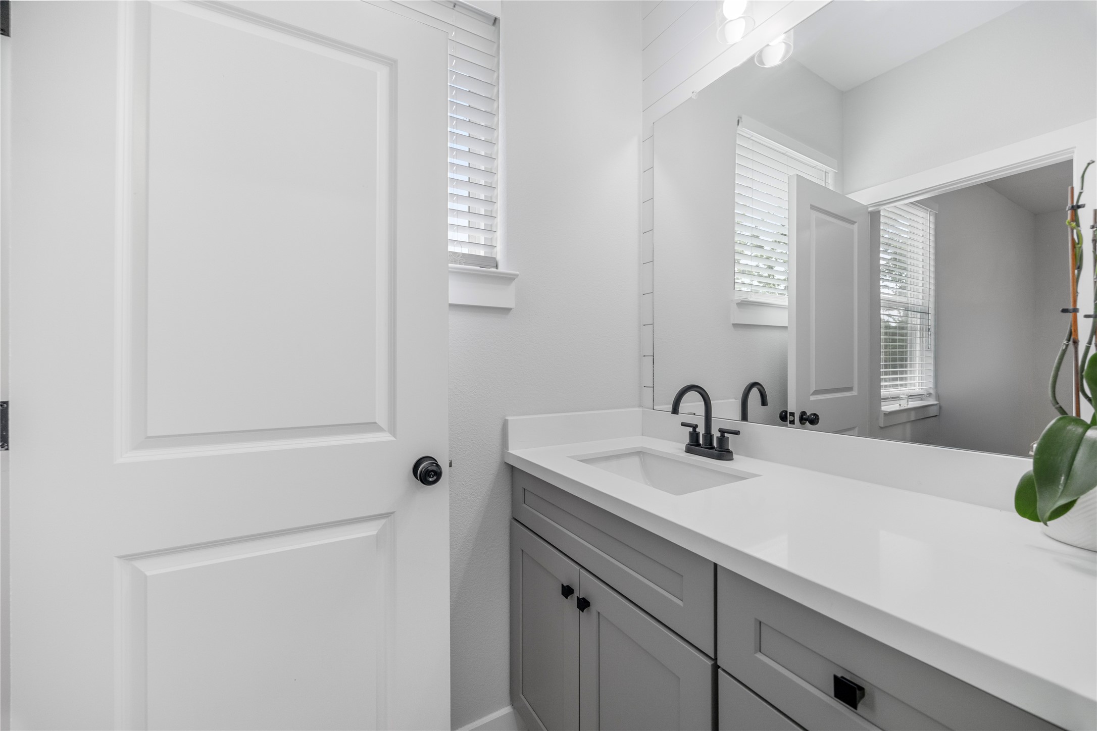 823 Enterprise Street, Houston, TX 77088